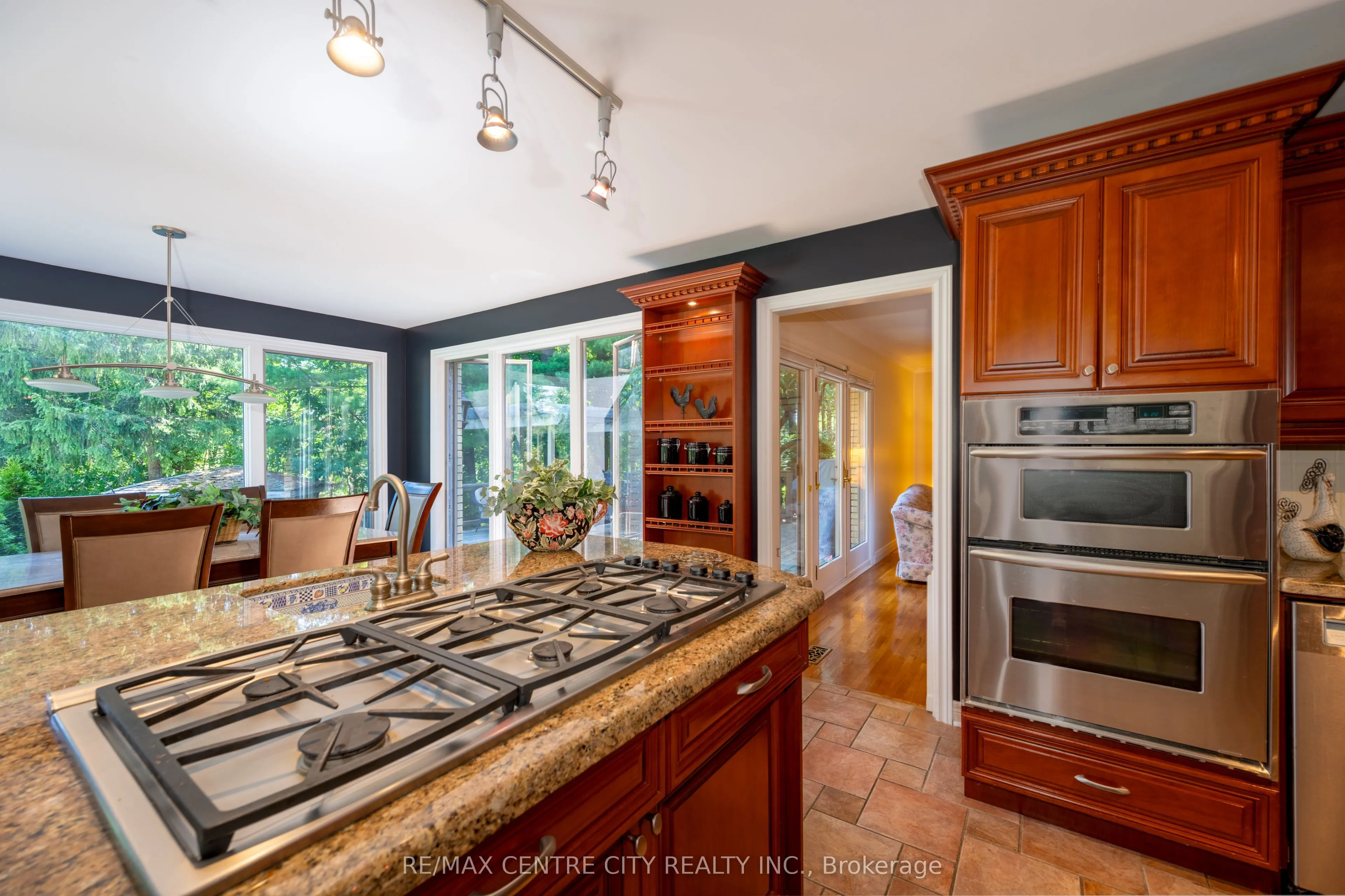 255 MILL POND Crescent