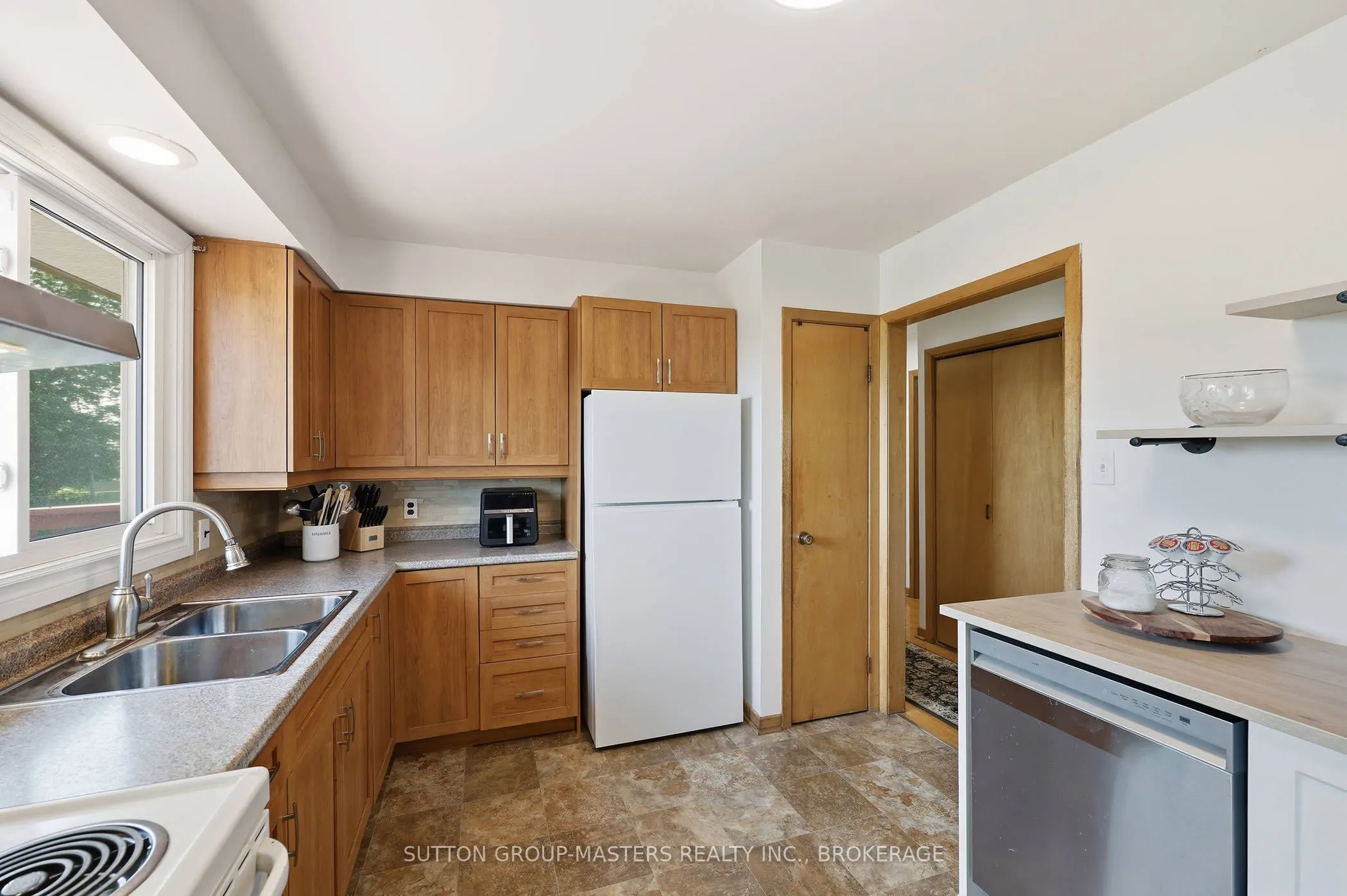 2212 Battersea Road
