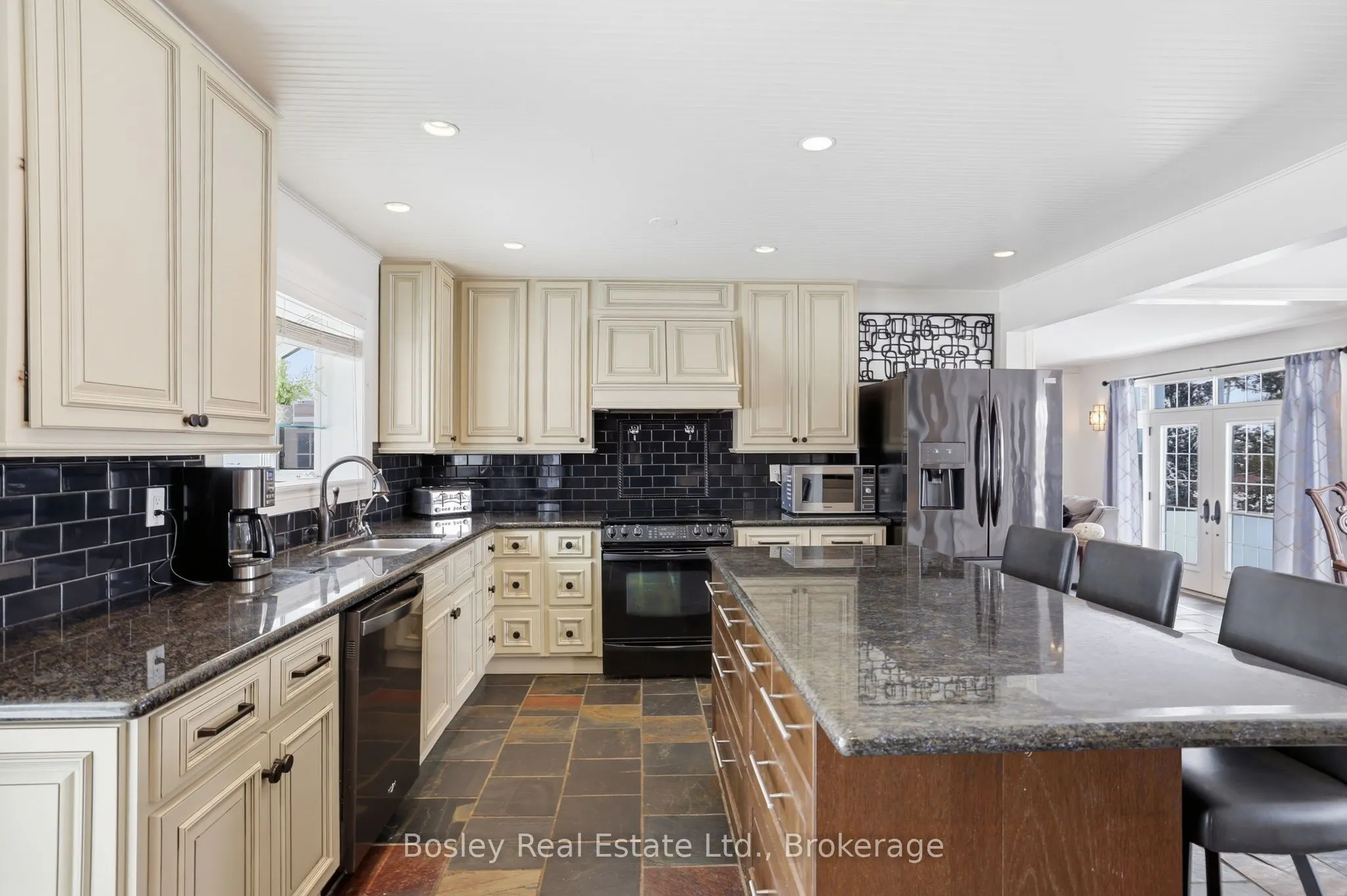 357190 The Blue Mountain Meaford Townline