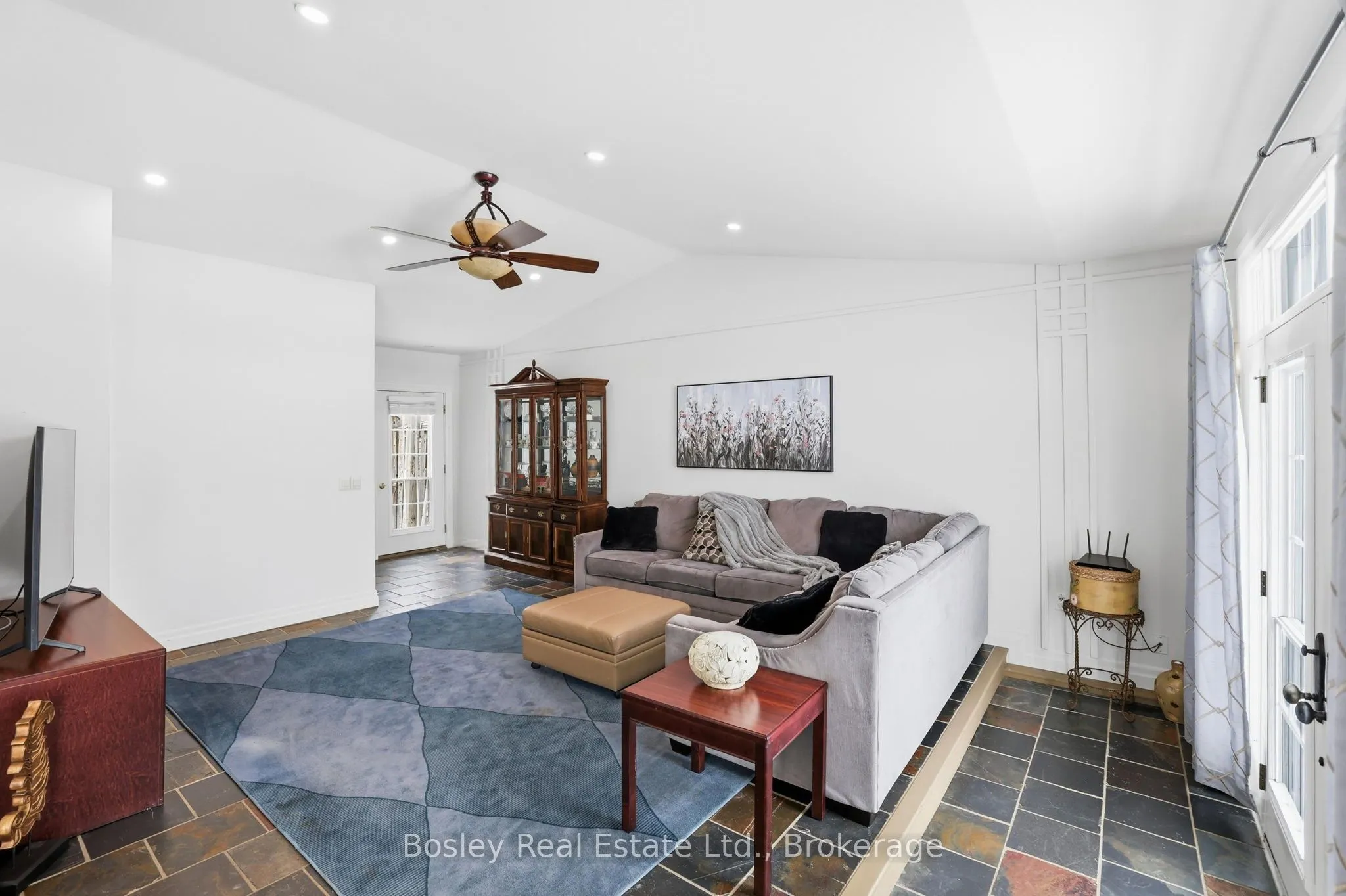 357190 The Blue Mountain Meaford Townline