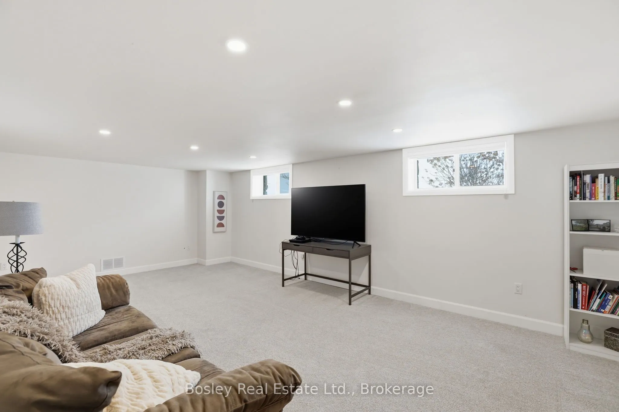 357190 The Blue Mountain Meaford Townline
