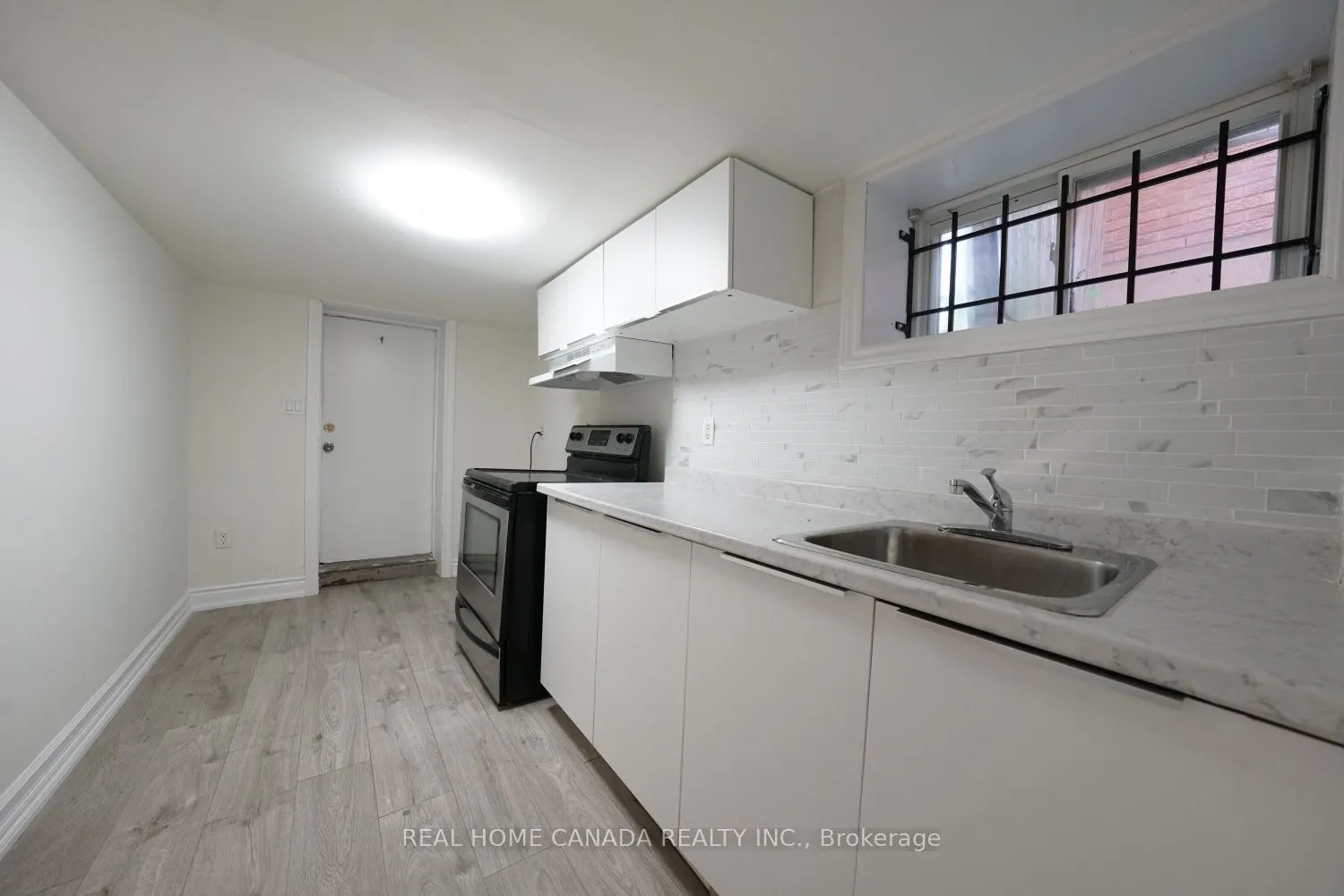 5262 KITCHENER Street