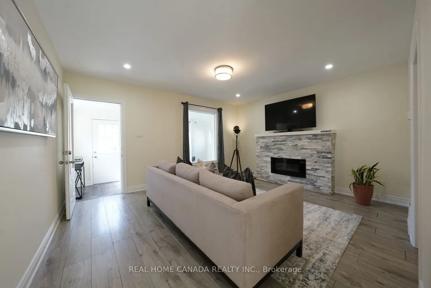 5262 KITCHENER Street