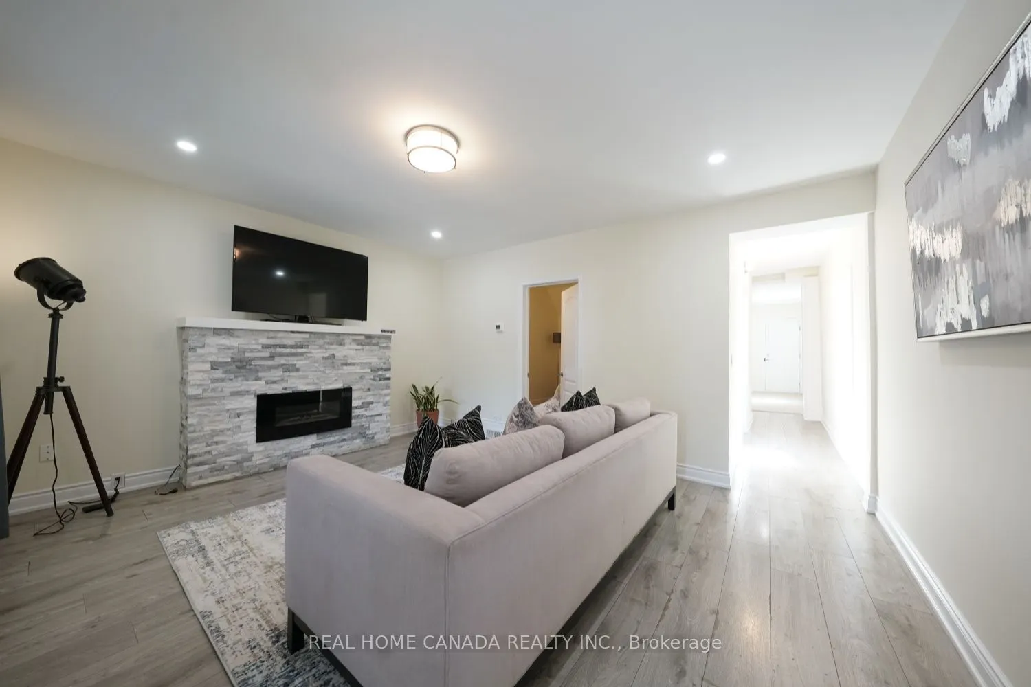 5262 KITCHENER Street