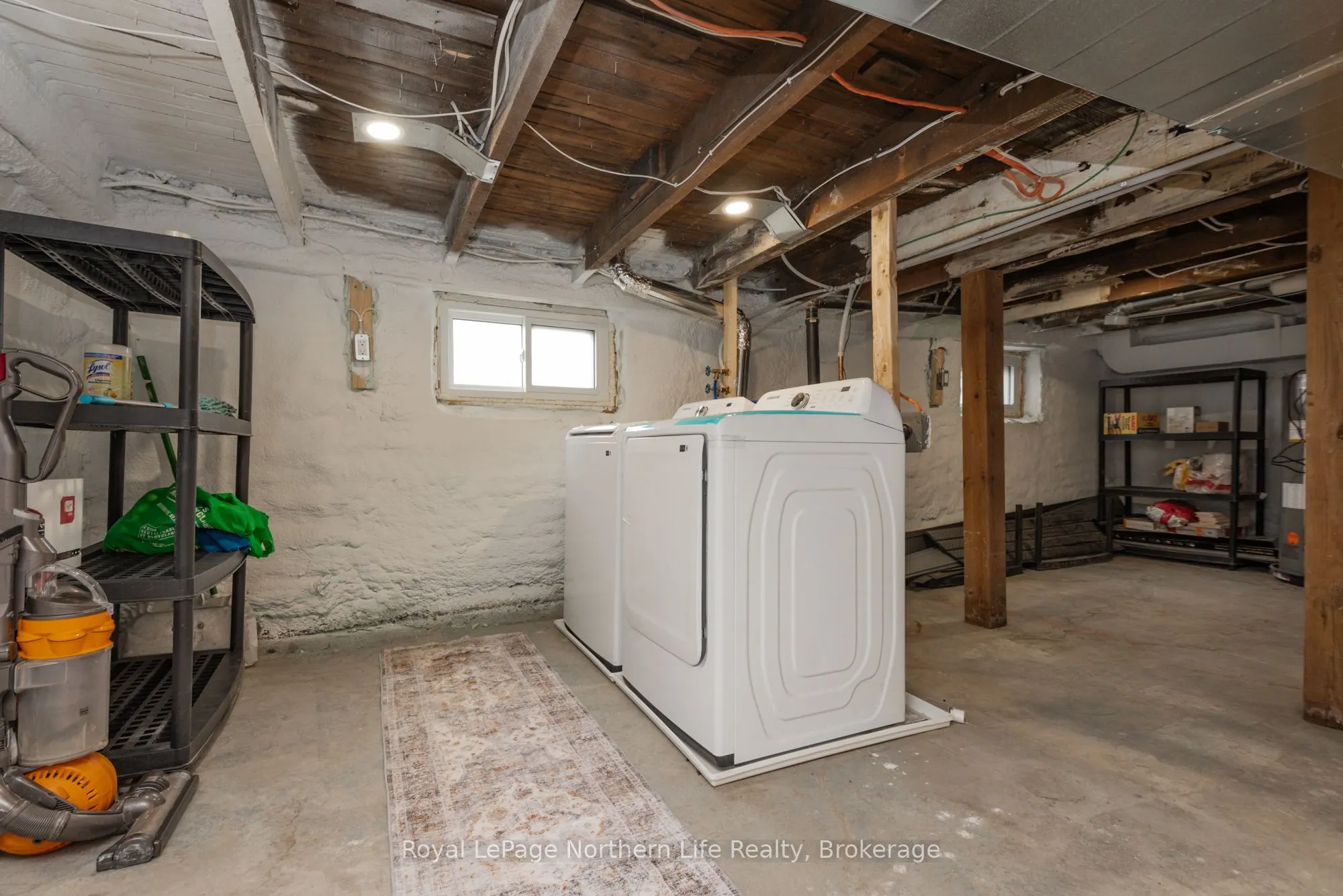 253 Second Avenue W