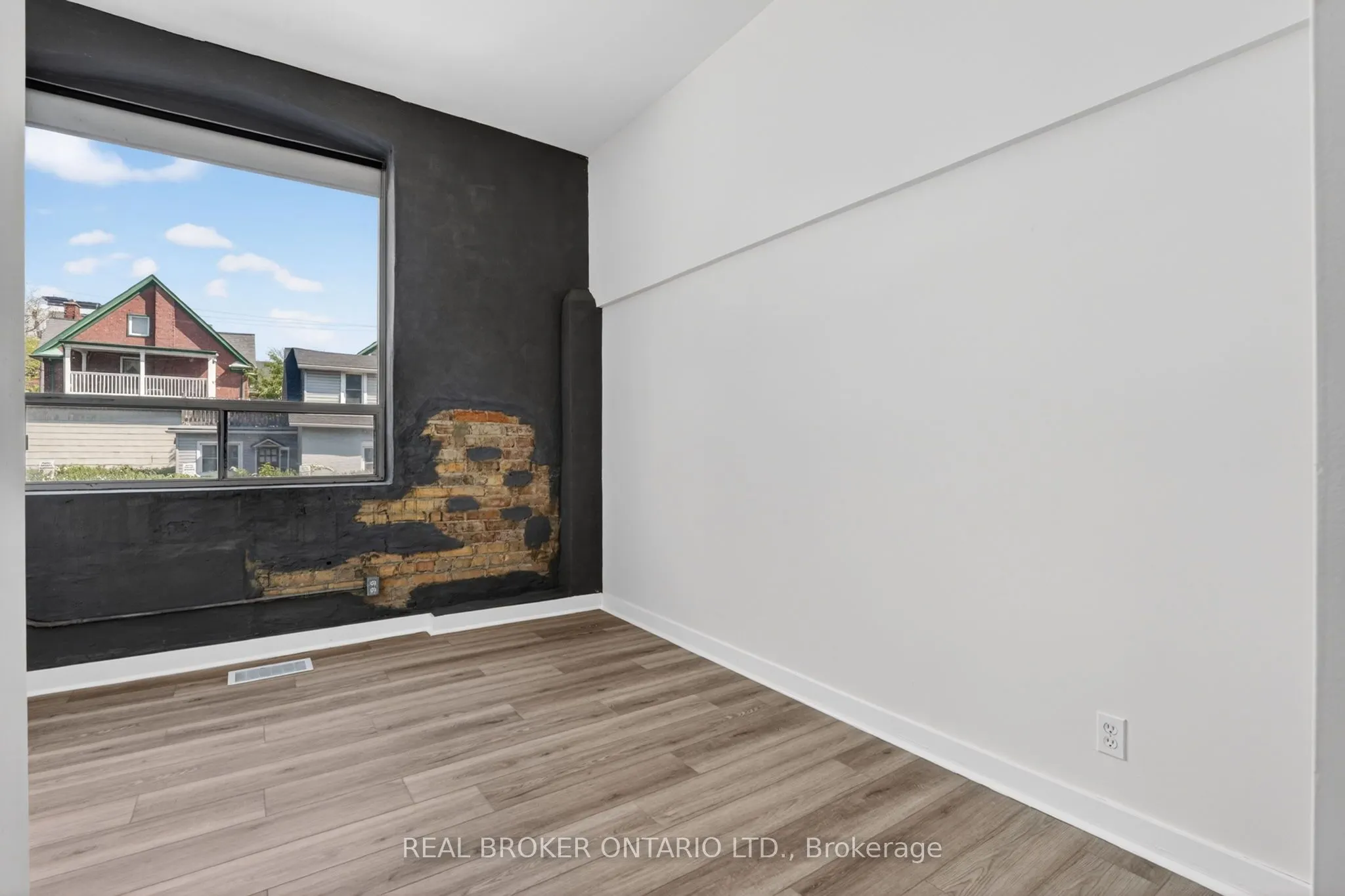 12 Bridgeport Road E #9