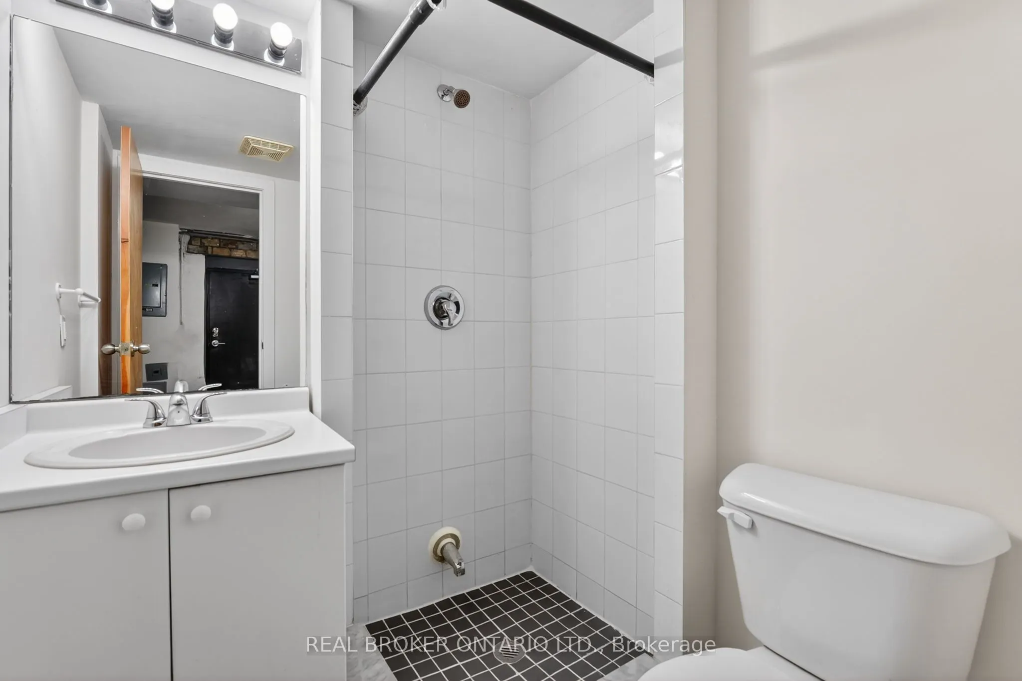 12 Bridgeport Road E #9