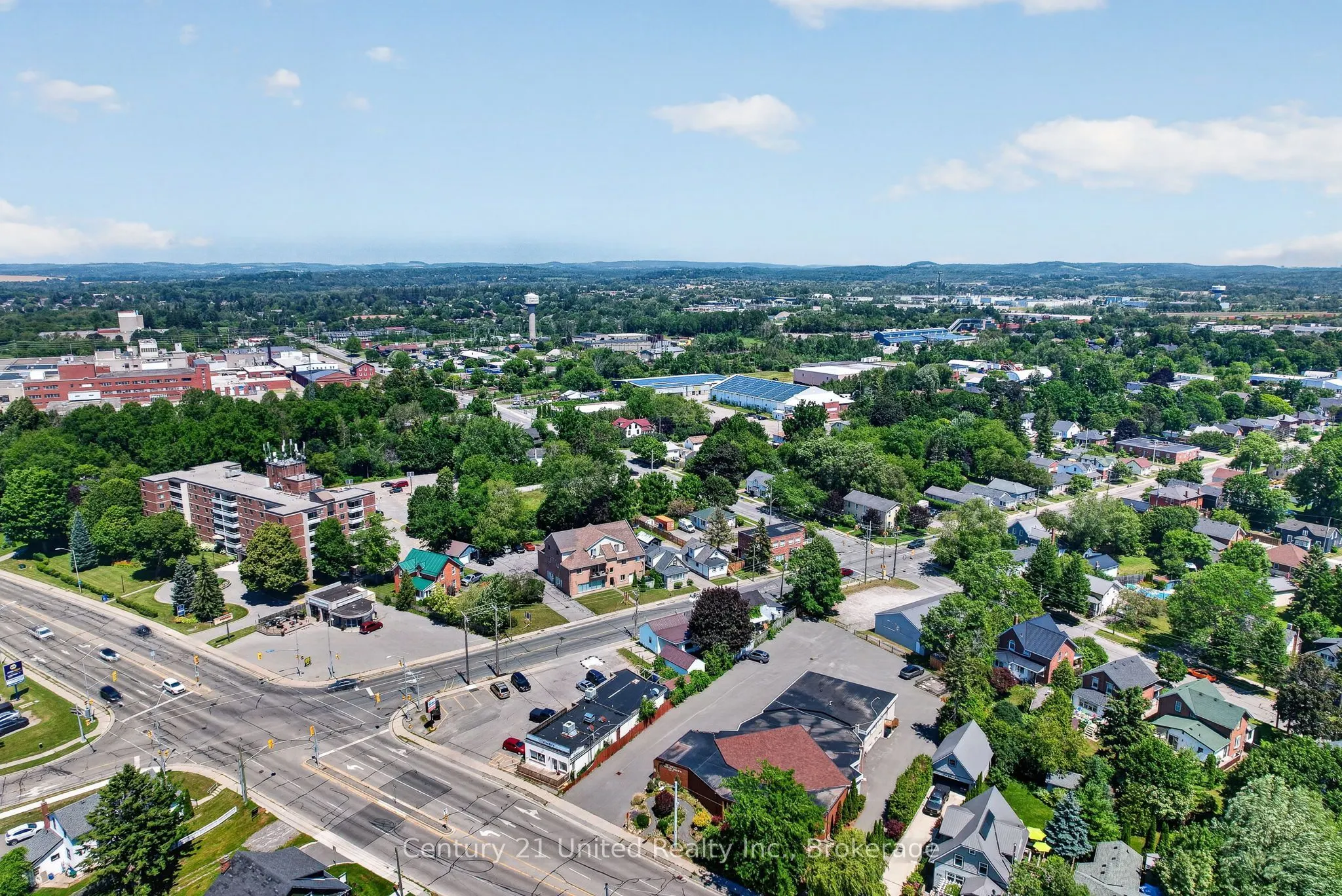 271 University Avenue W