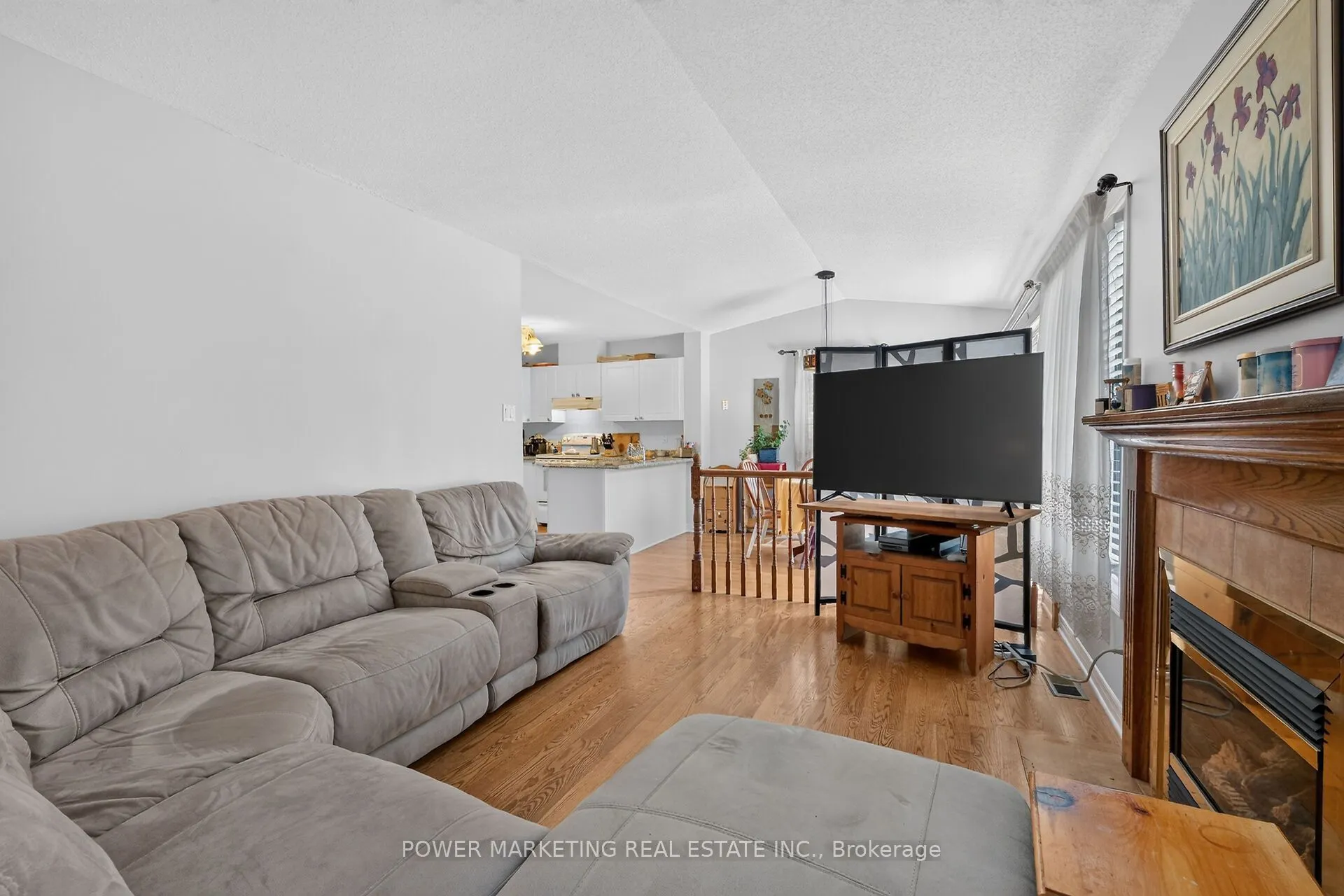 6886 EDGAR BRAULT Street