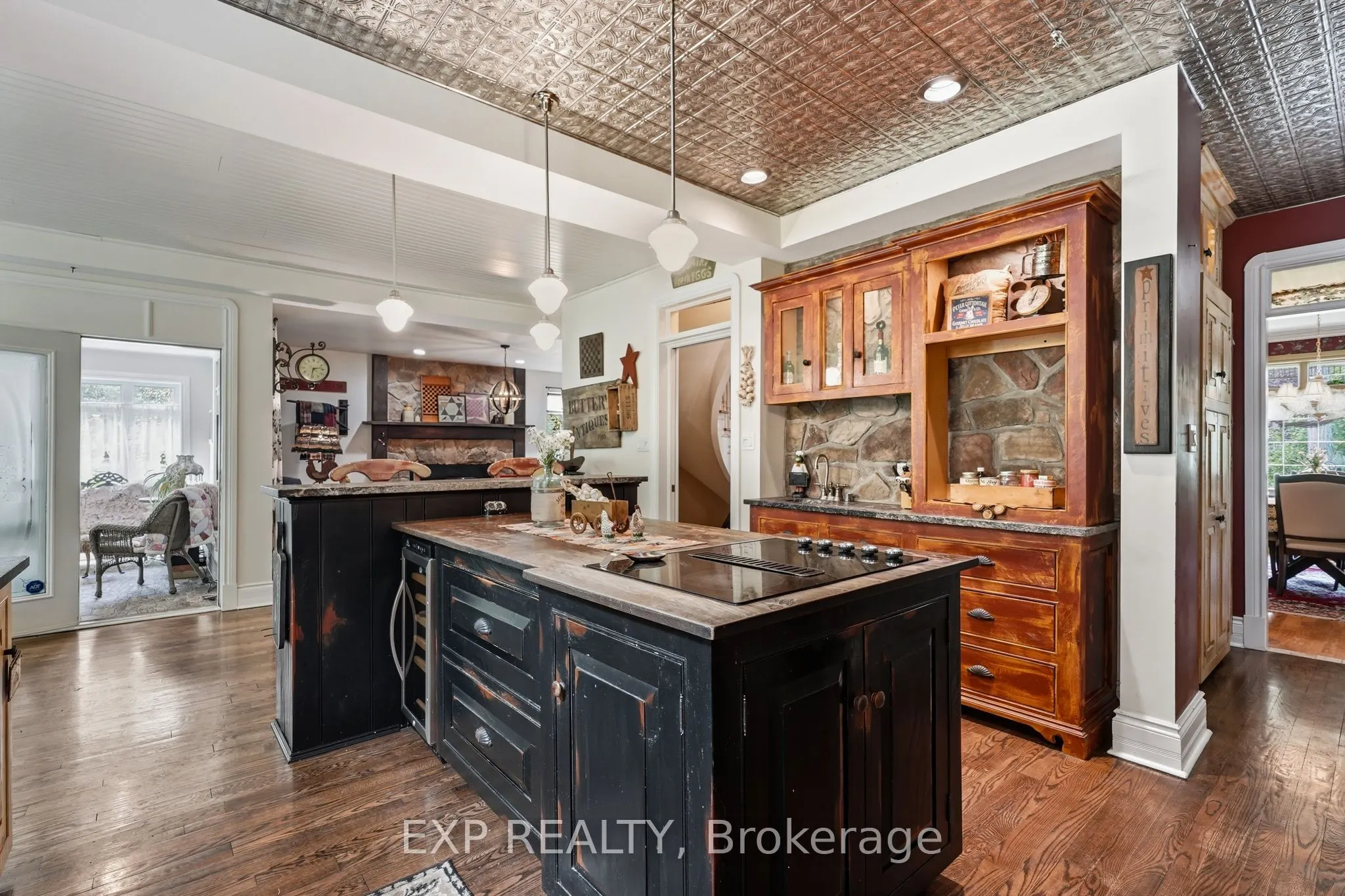 1259 RANDBORO Crescent