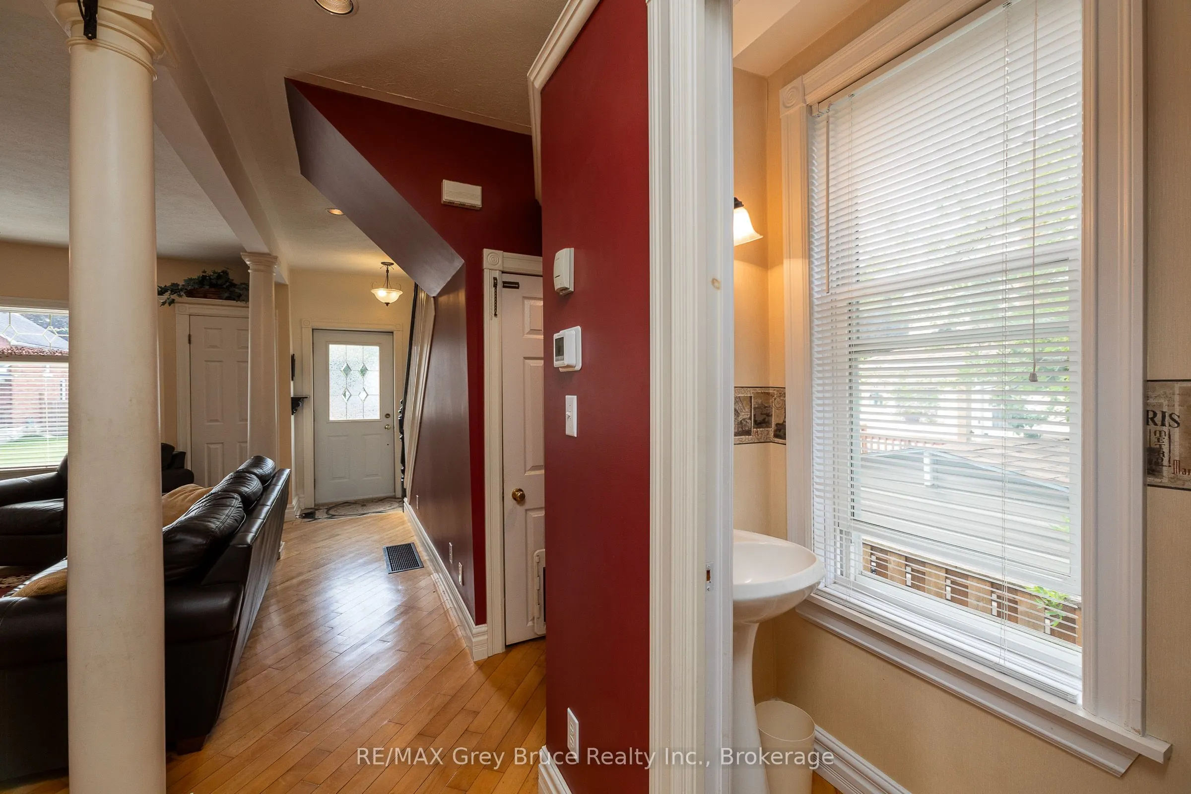 1591 5th Avenue W