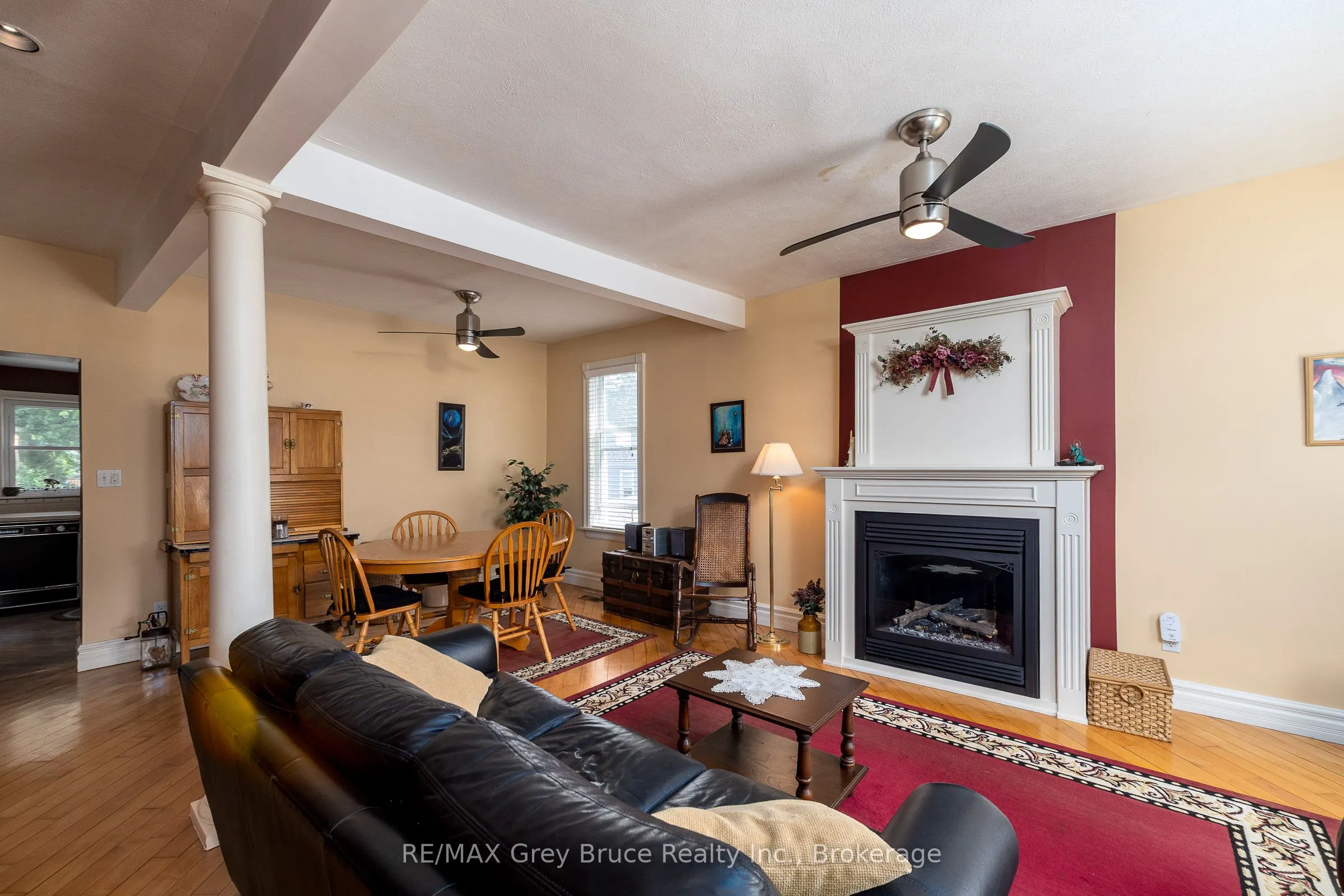 1591 5th Avenue W