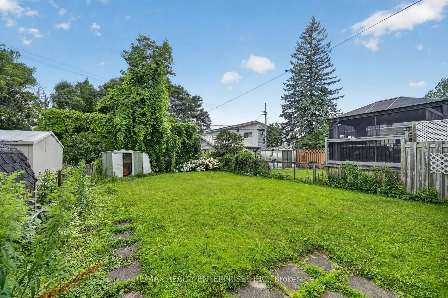 855 Howe Terrace