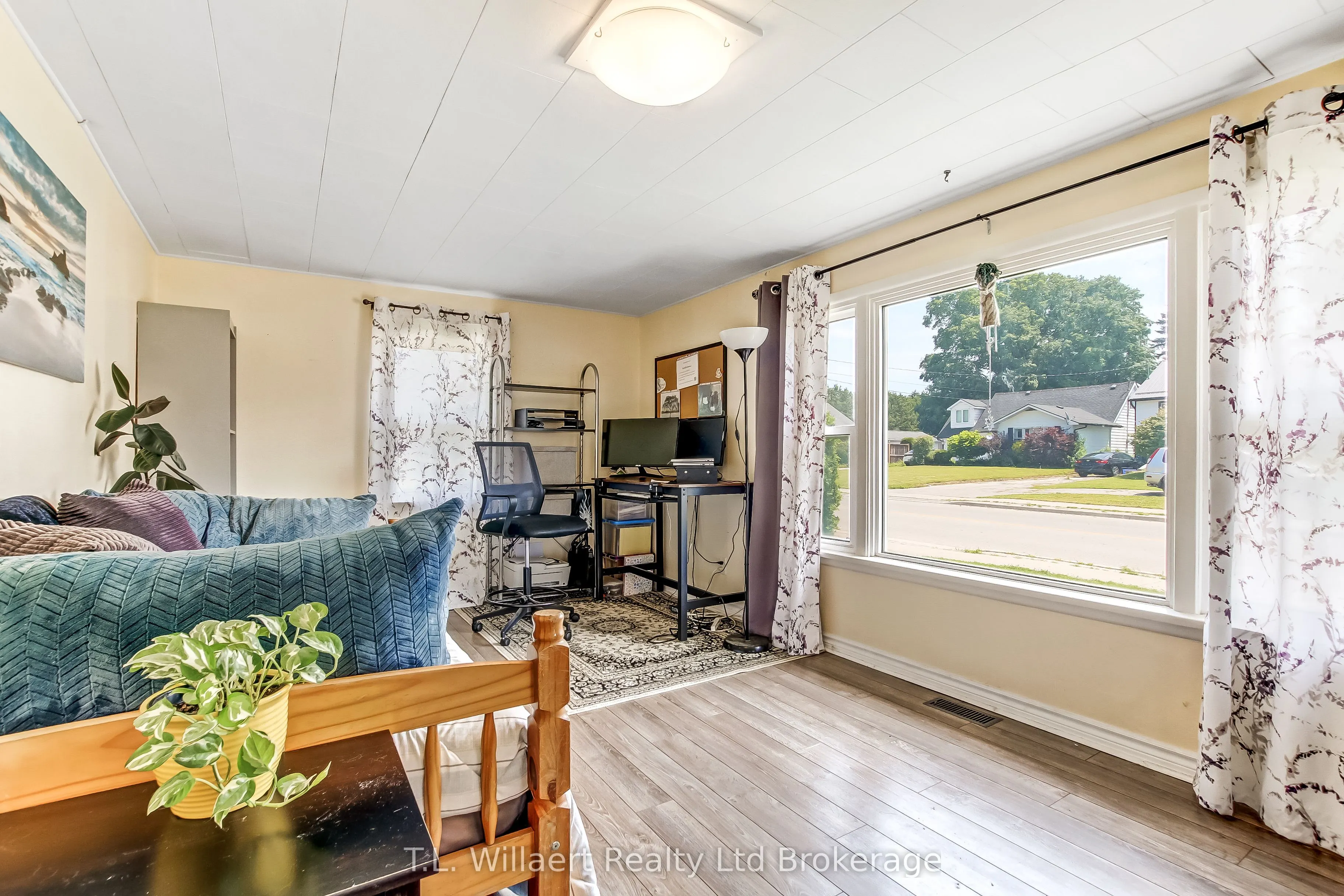 17 Potters Road