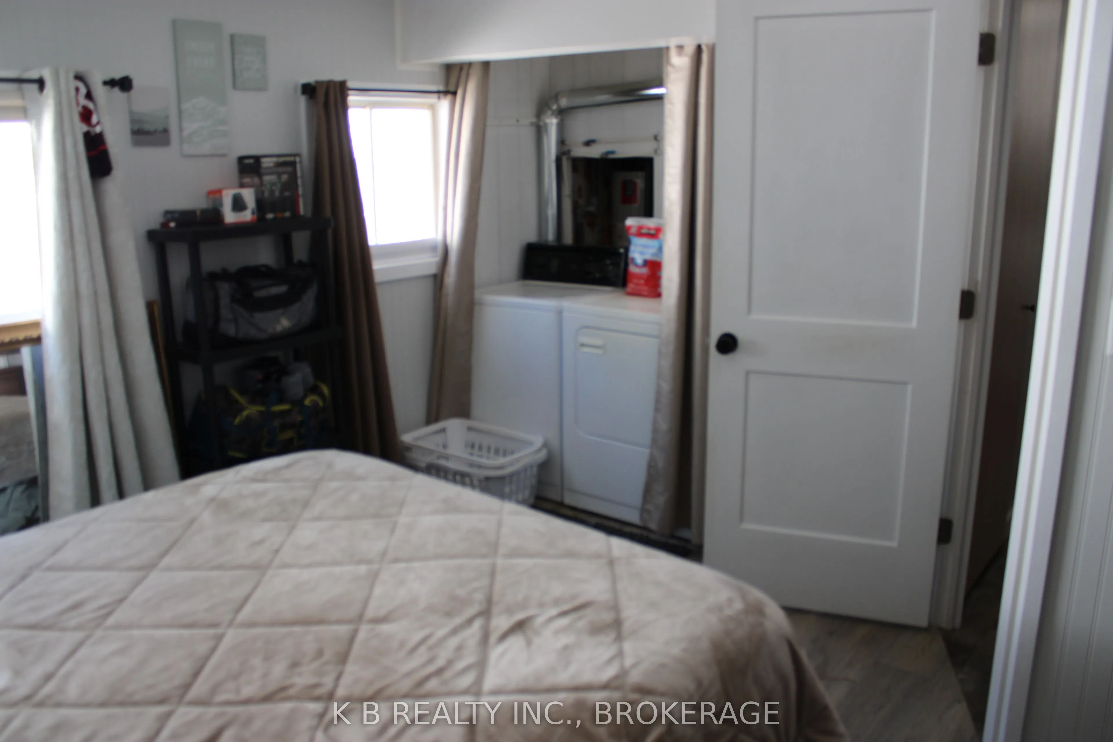 4 Cedar Street W