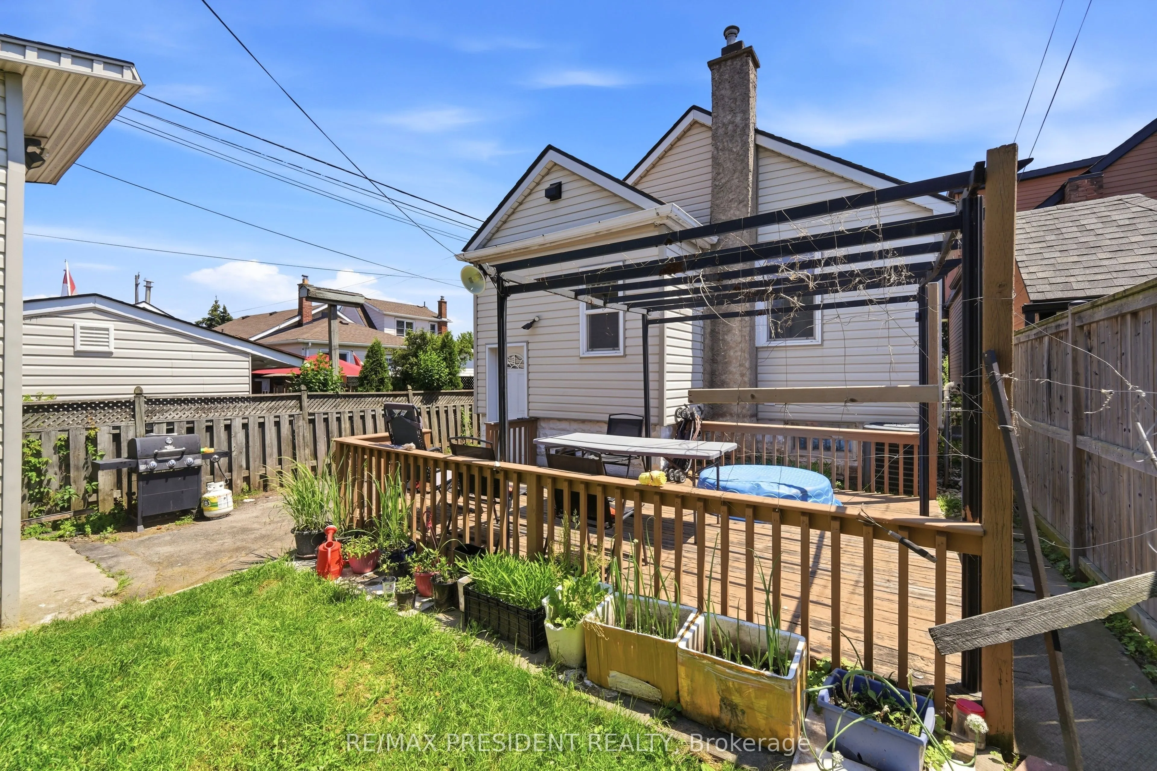 43 Adair Avenue N