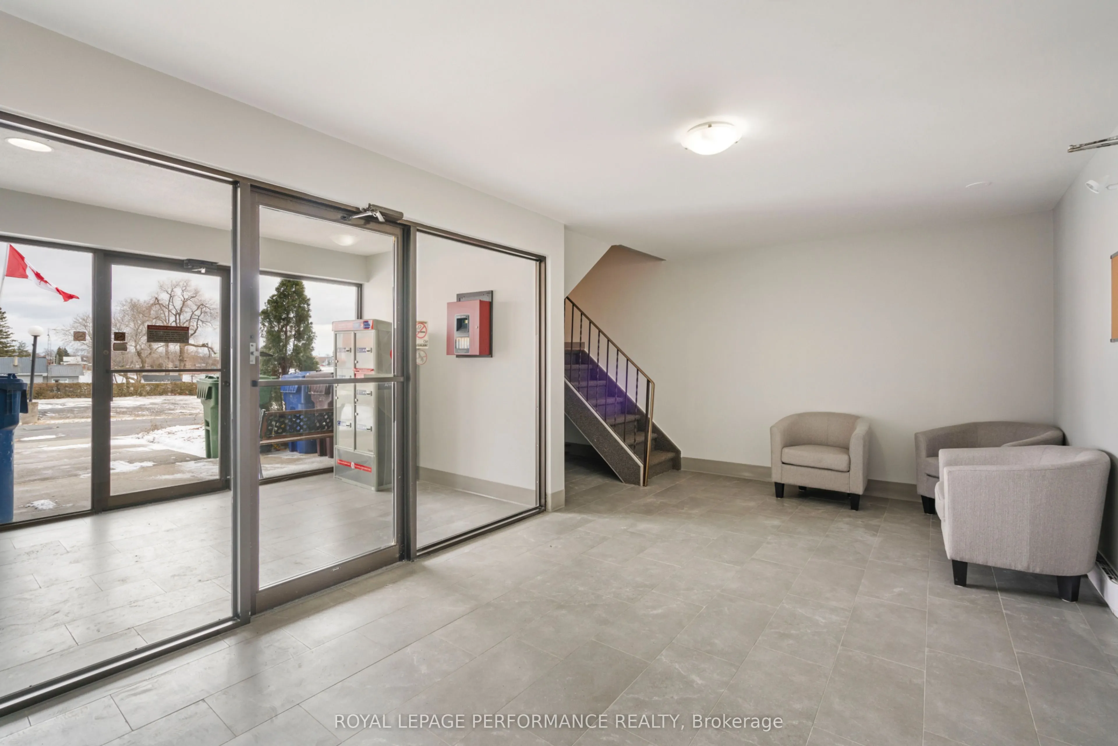 220 Kenyon Street W #209