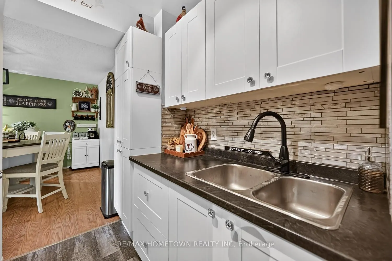 14 Charlotte Place #16