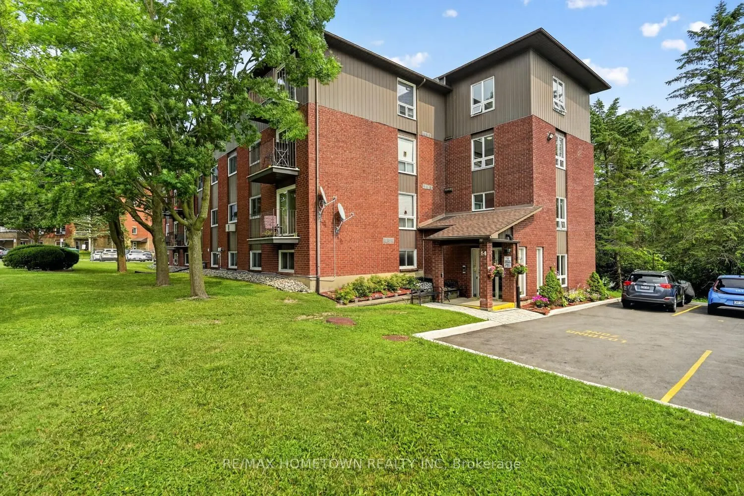 14 Charlotte Place #16