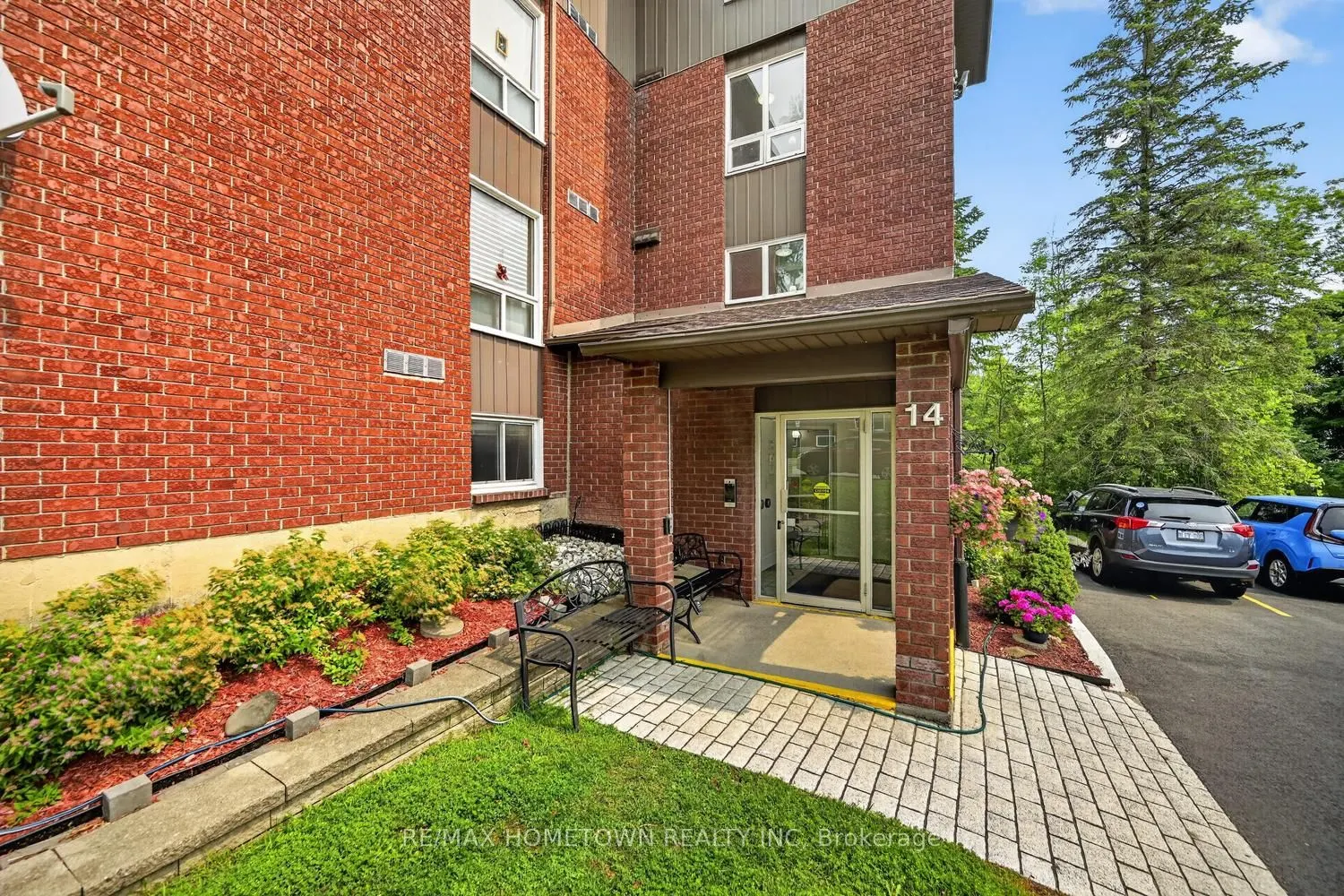 14 Charlotte Place #16