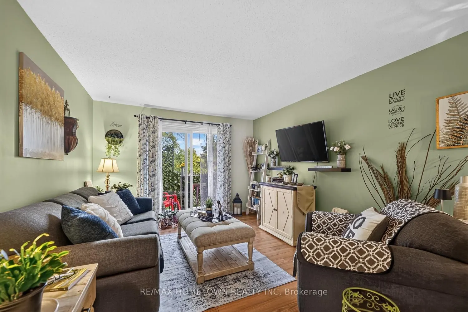 14 Charlotte Place #16
