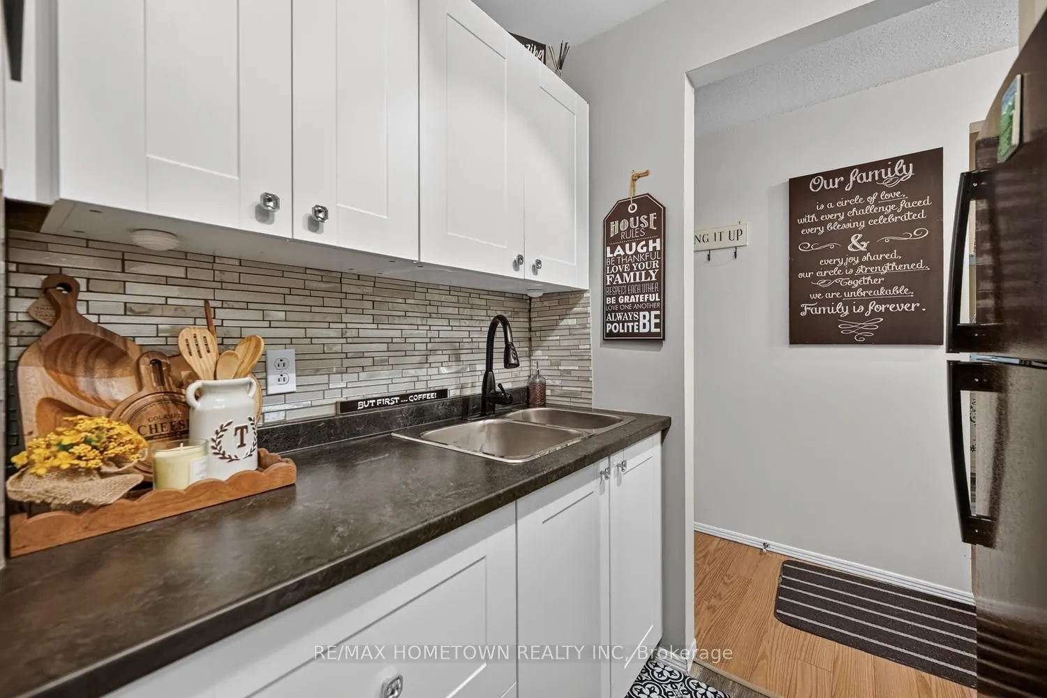 14 Charlotte Place #16