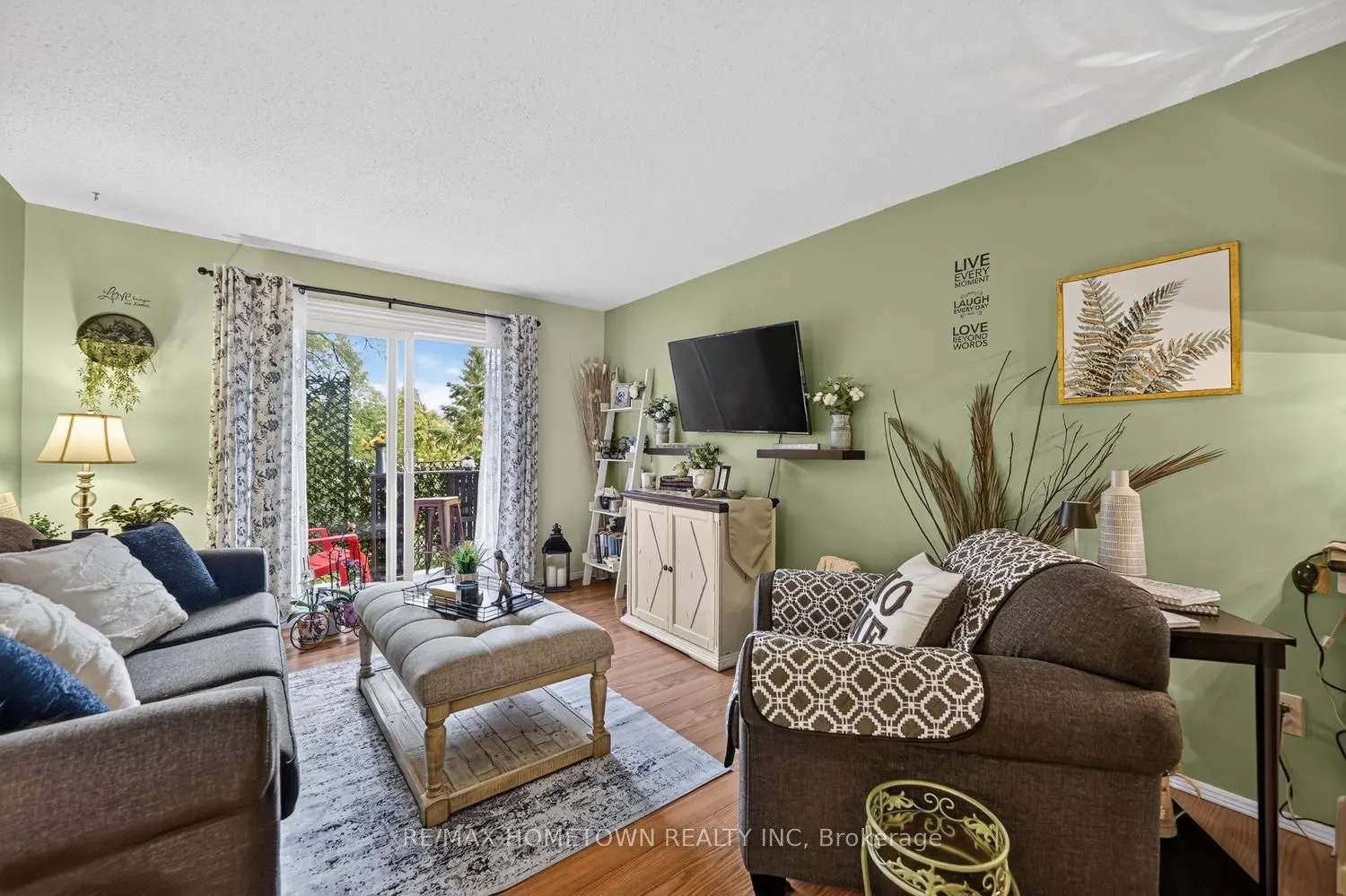 14 Charlotte Place #16
