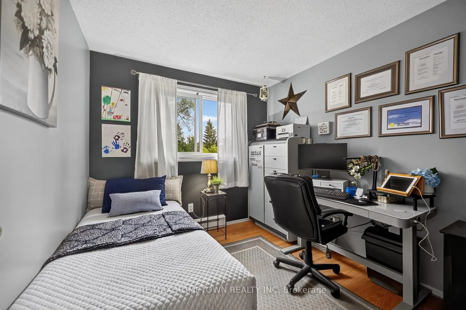 14 Charlotte Place #16