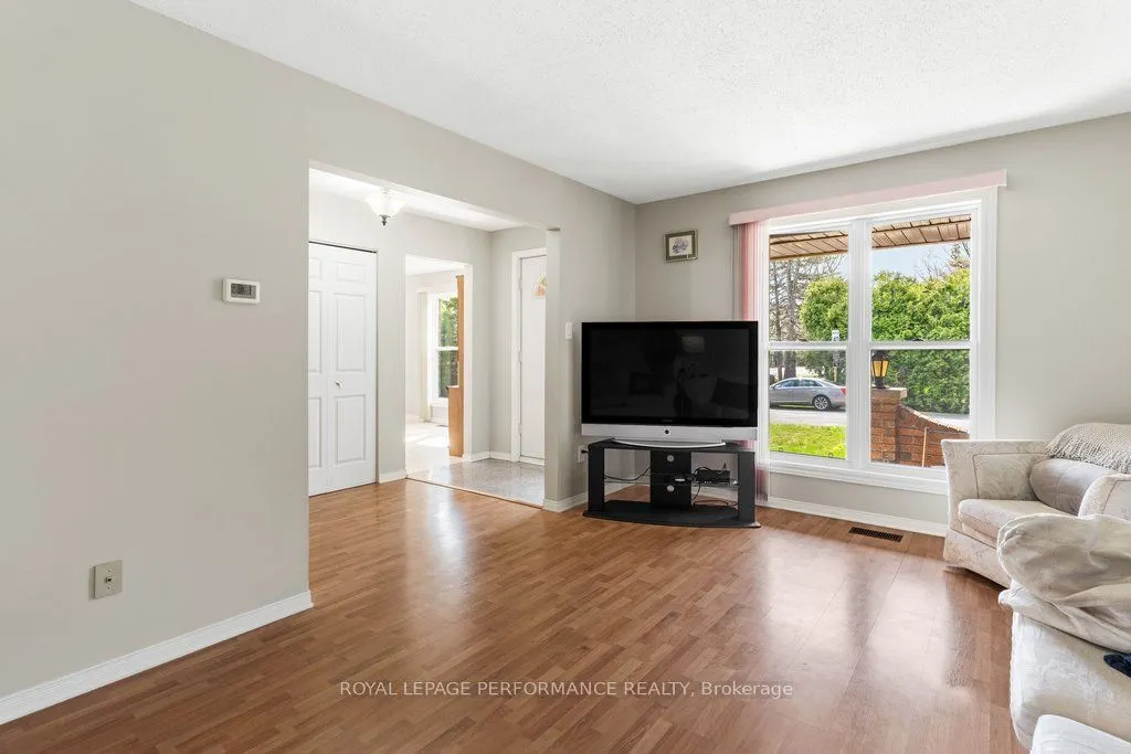 5529 Woodeden Drive