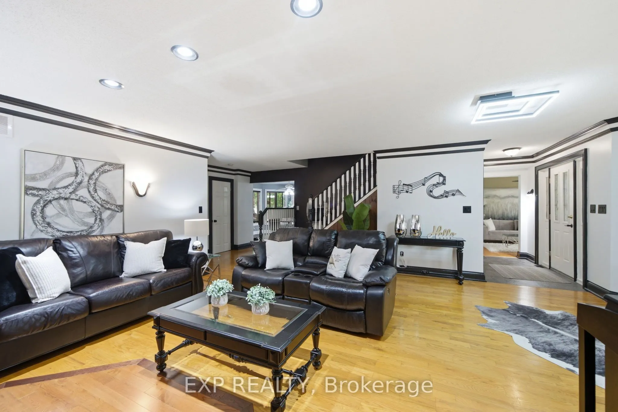 4 Flora Street