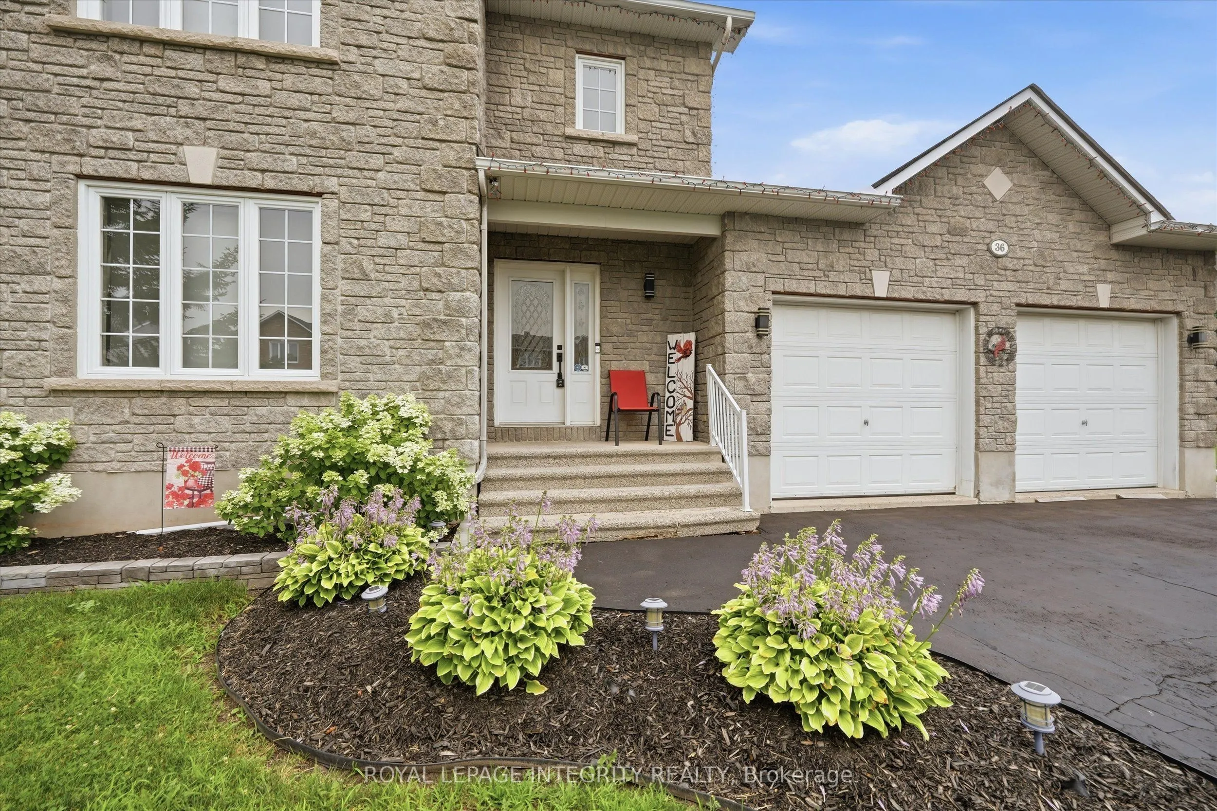 36 Frontenac Boulevard
