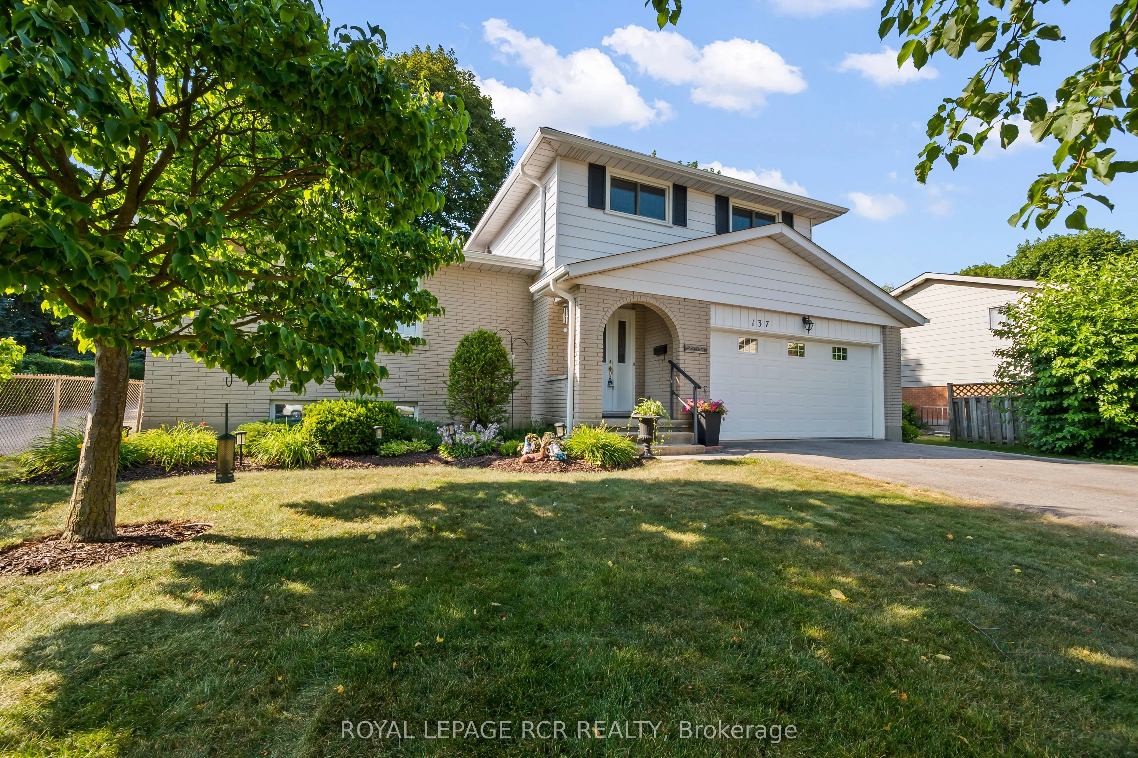 137 White Pine Crescent