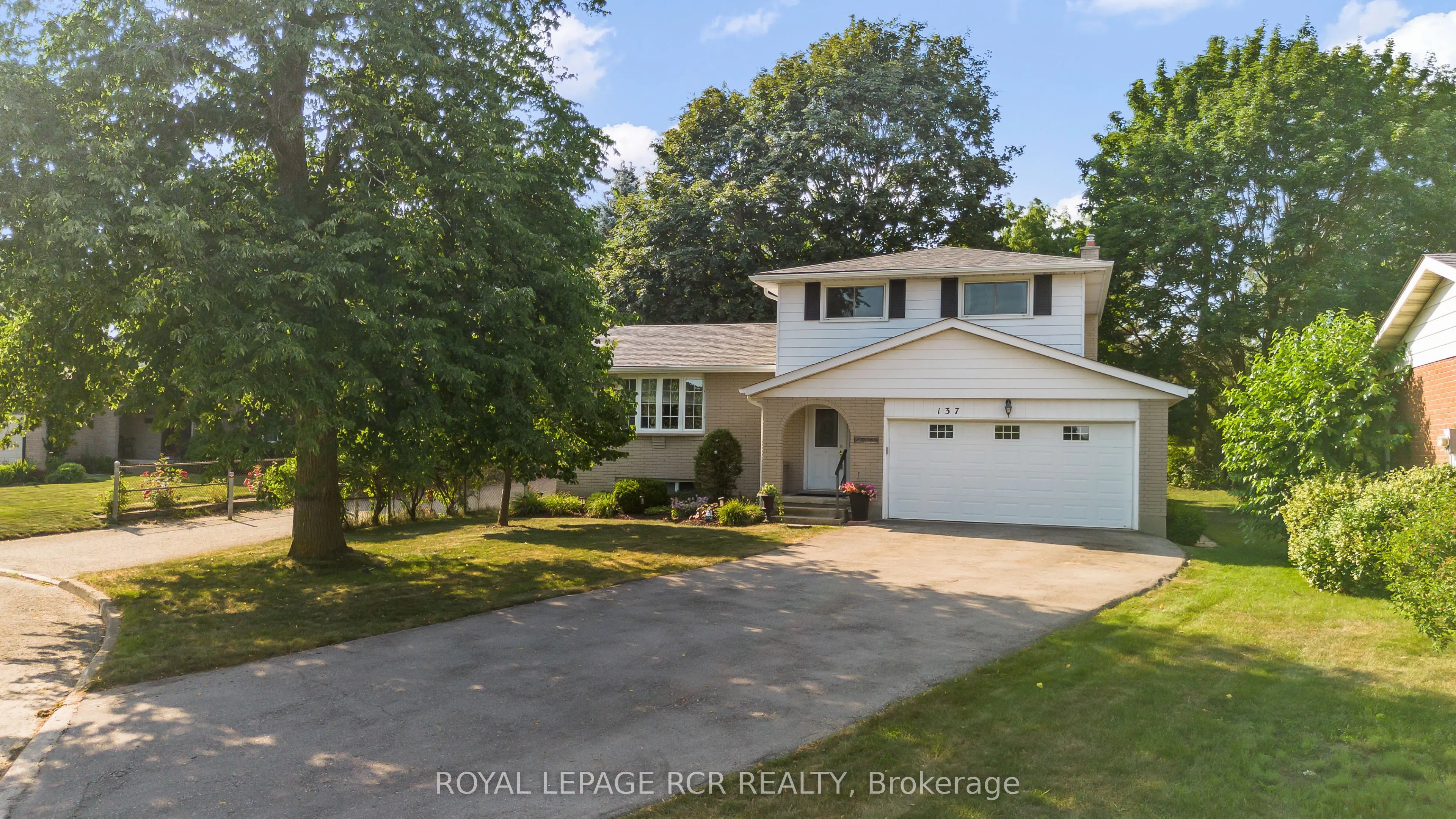137 White Pine Crescent