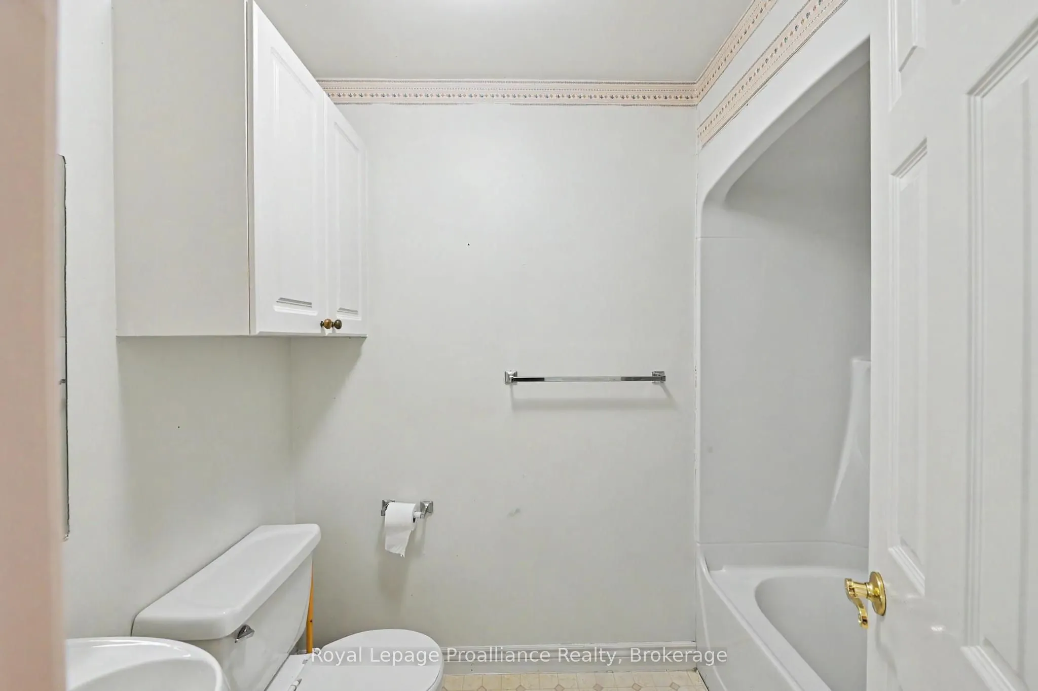 245 Elgin Street W #201