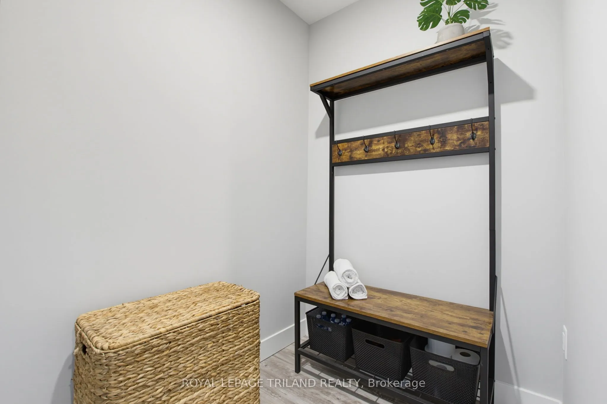 3557 Colonel Talbot Road #14
