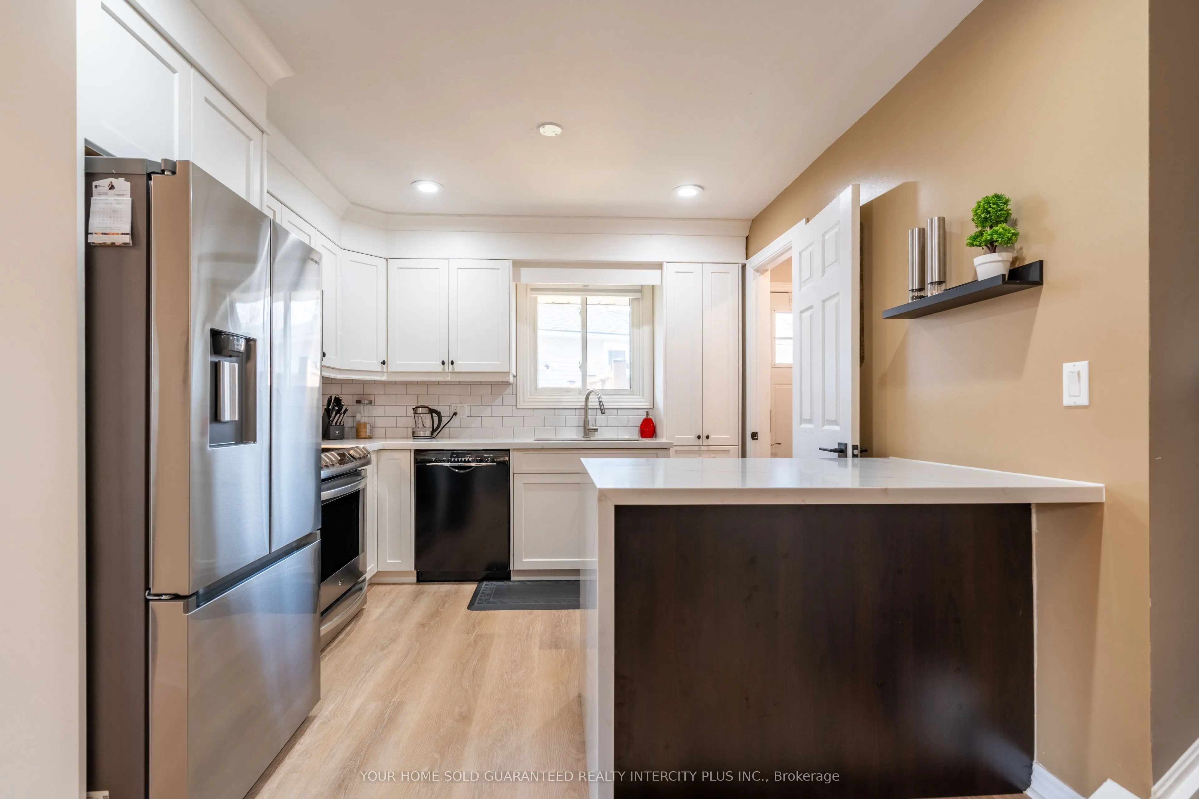 84 Sandra Crescent
