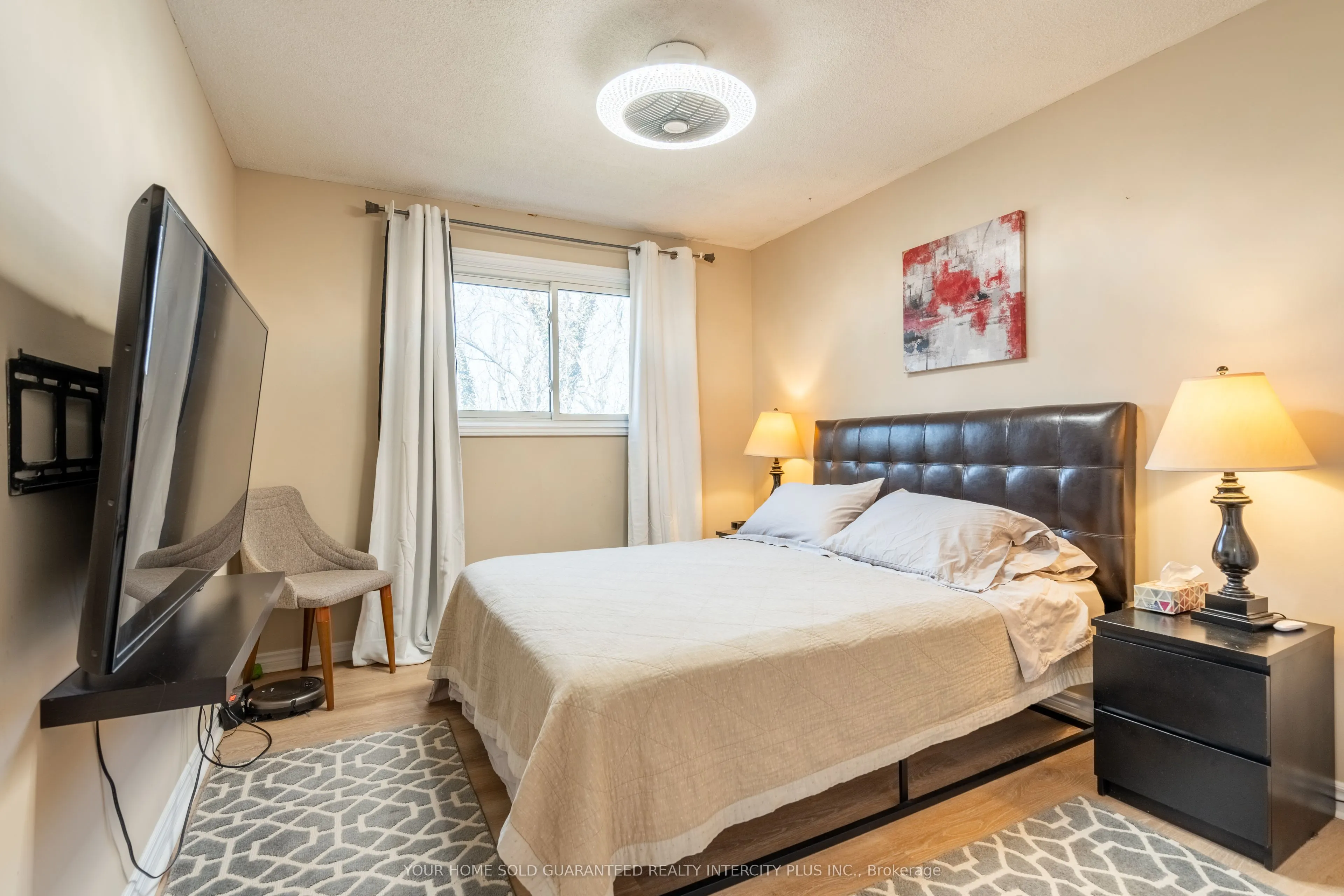 84 Sandra Crescent