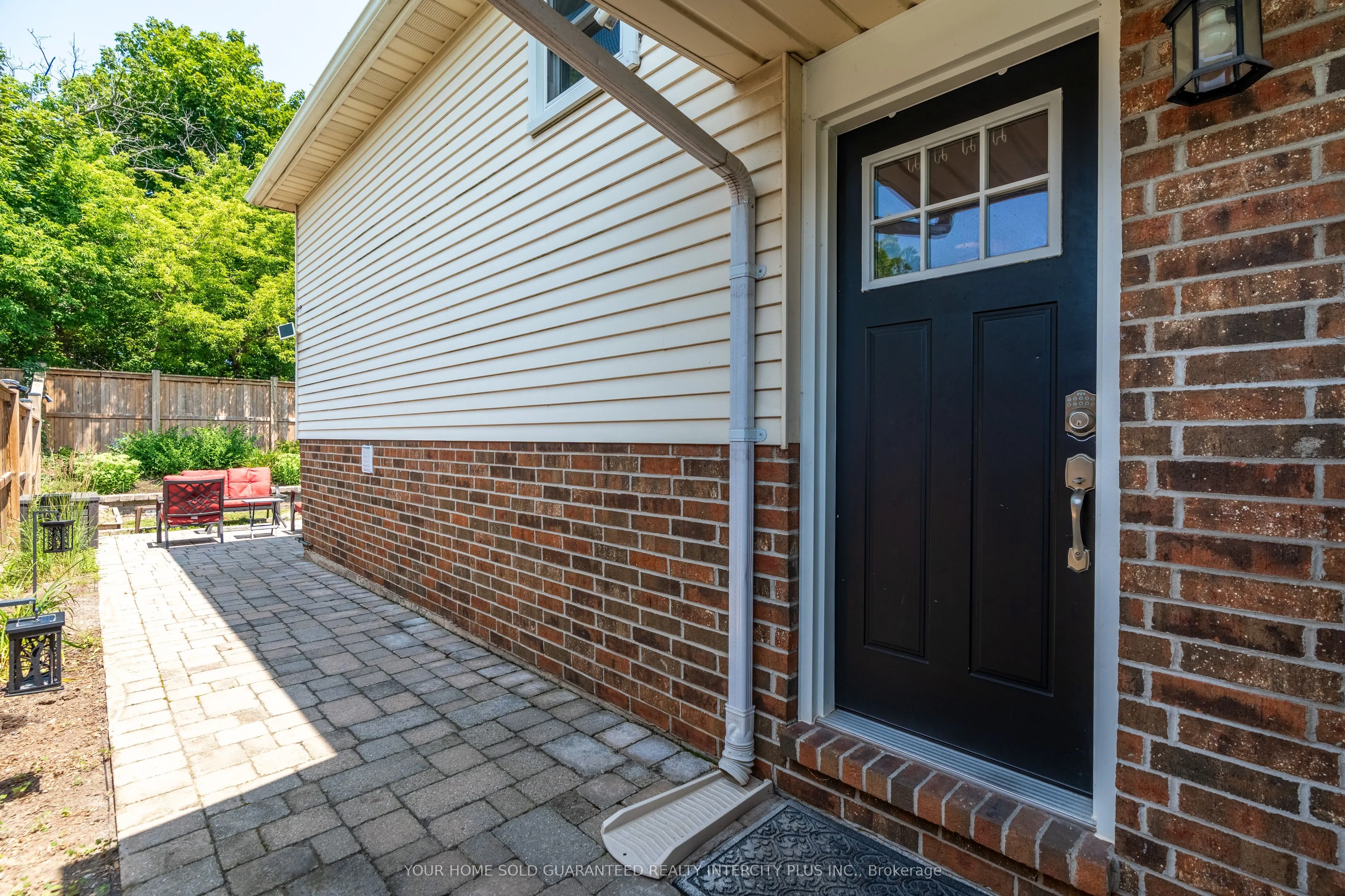84 Sandra Crescent