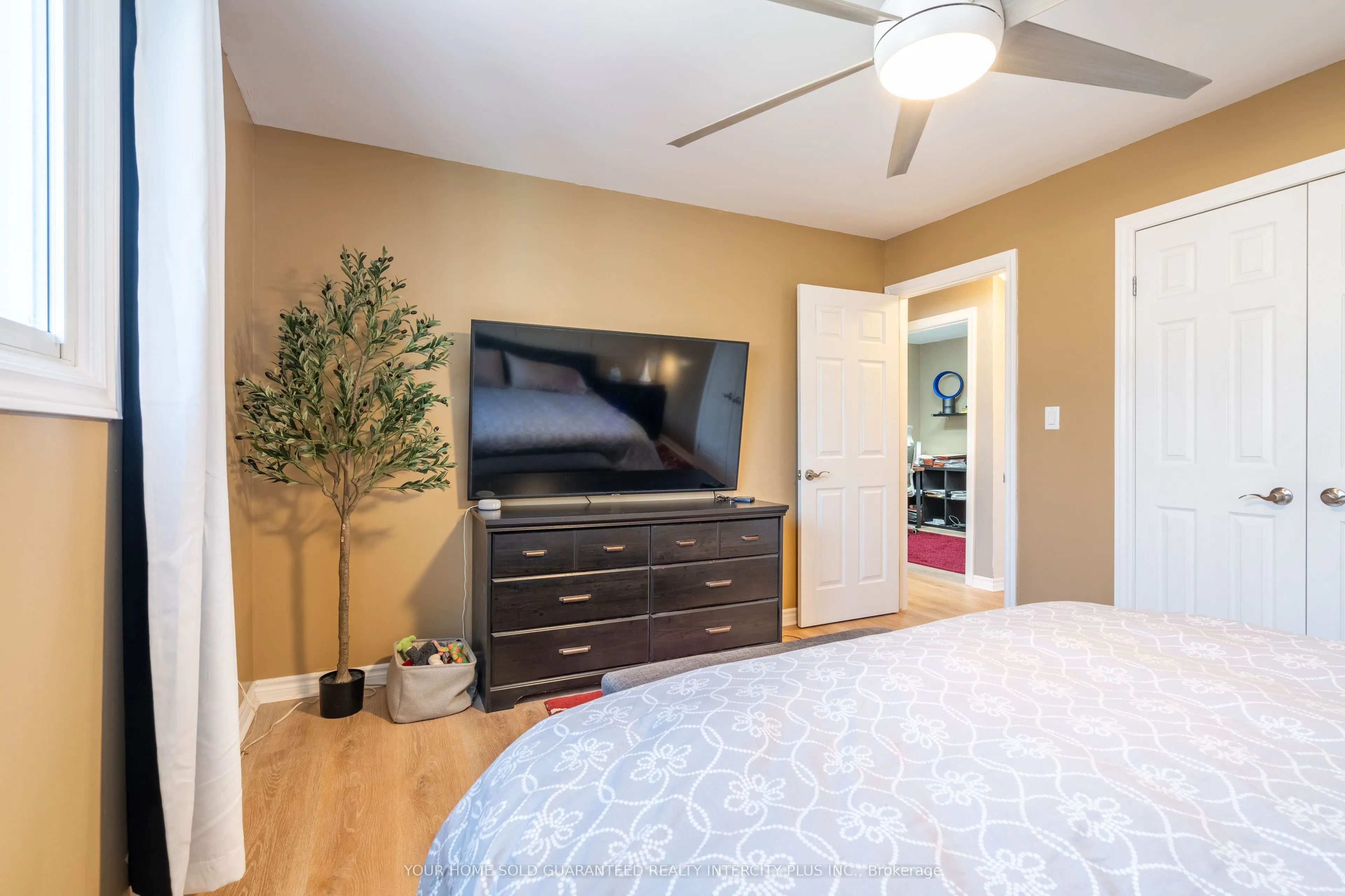 84 Sandra Crescent
