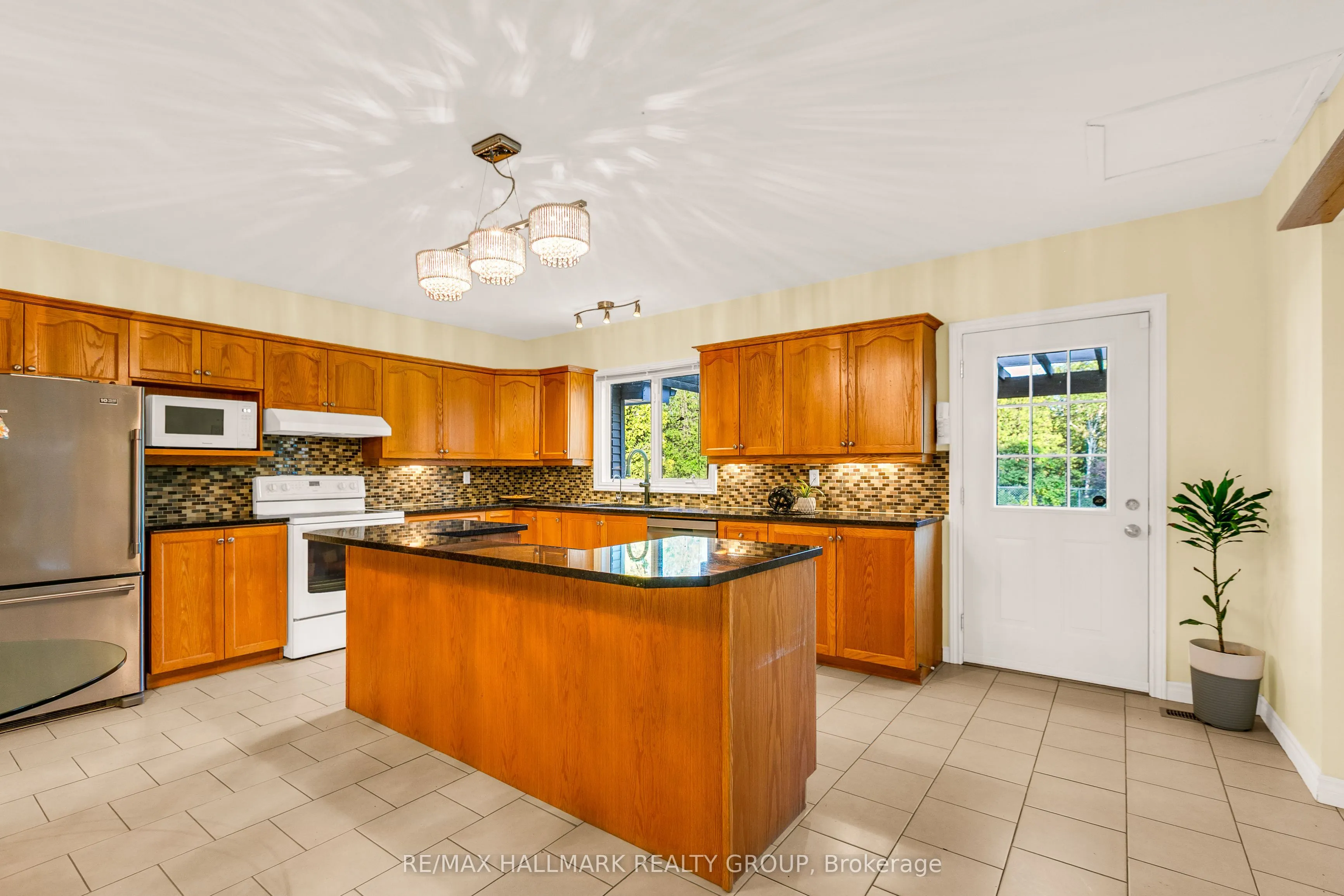 7316 Flewellyn Road
