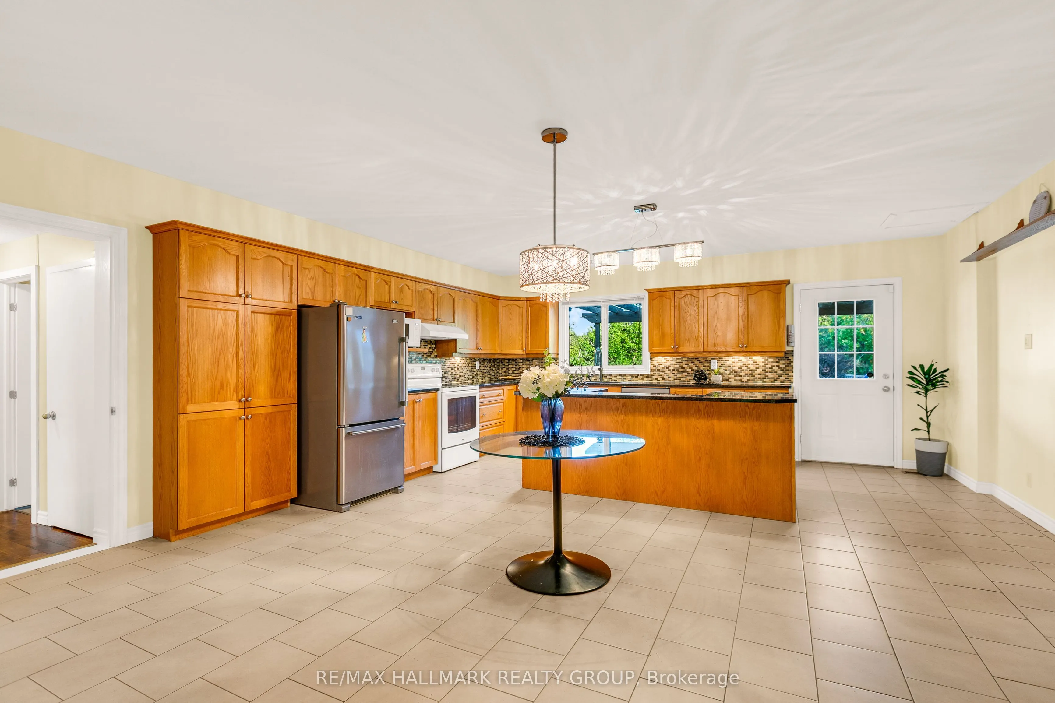 7316 Flewellyn Road