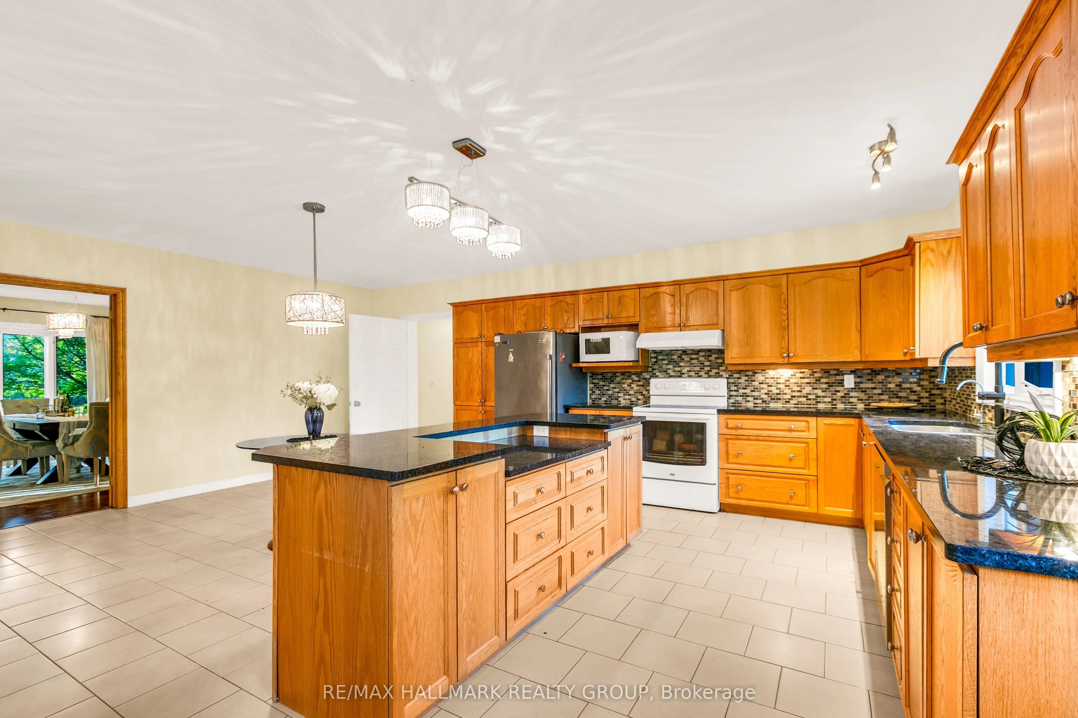 7316 Flewellyn Road