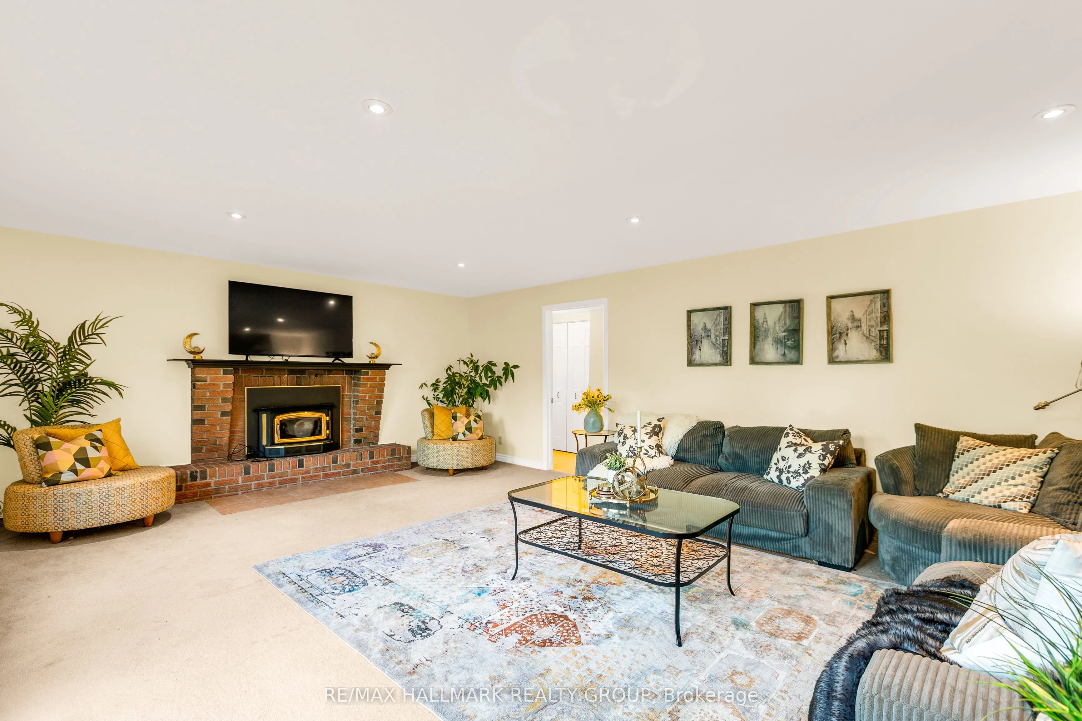 7316 Flewellyn Road
