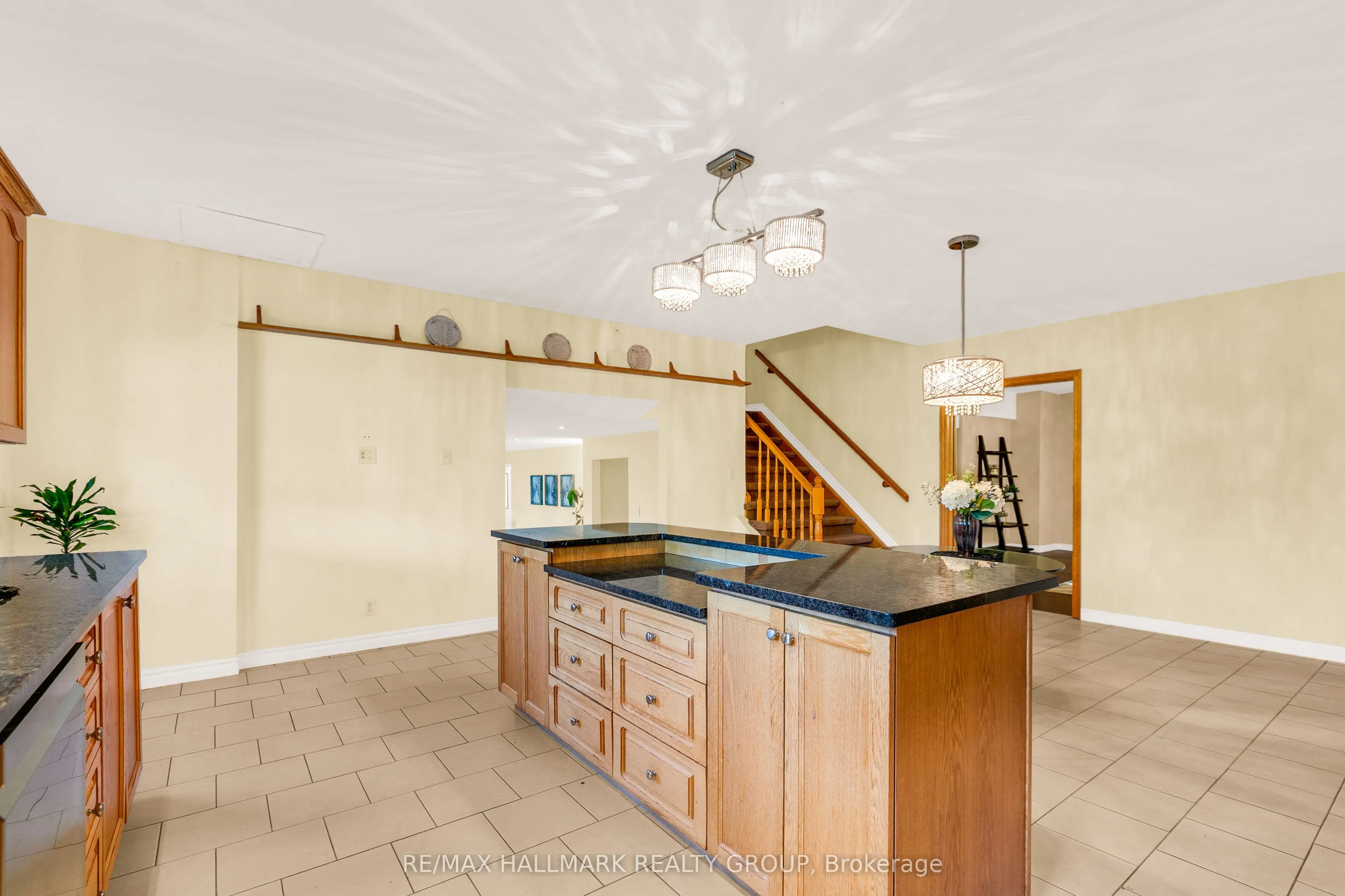 7316 Flewellyn Road