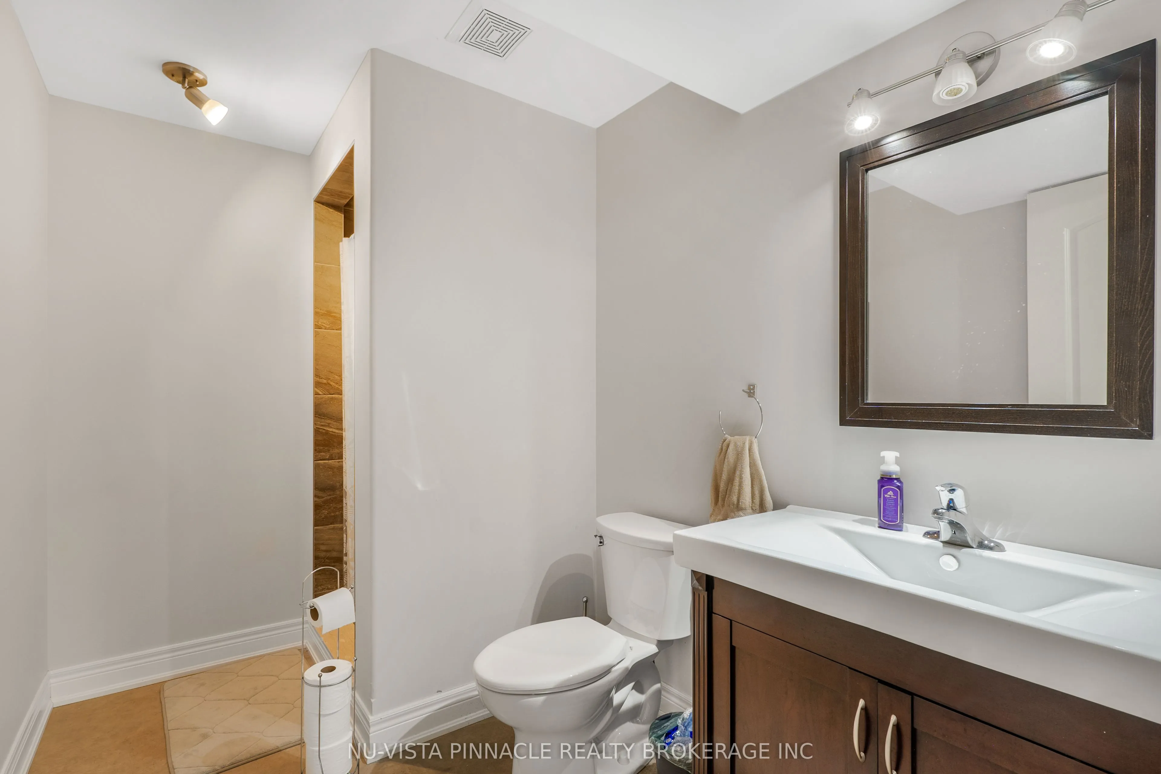19 Hillside Drive E #10