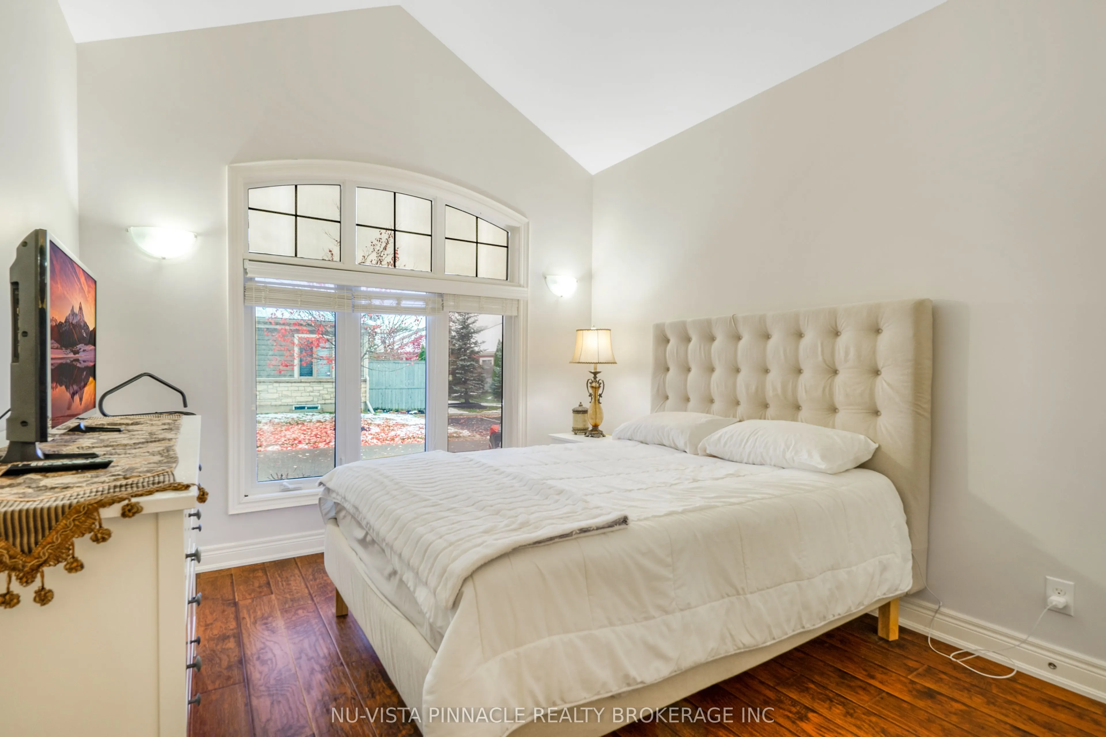 19 Hillside Drive E #10