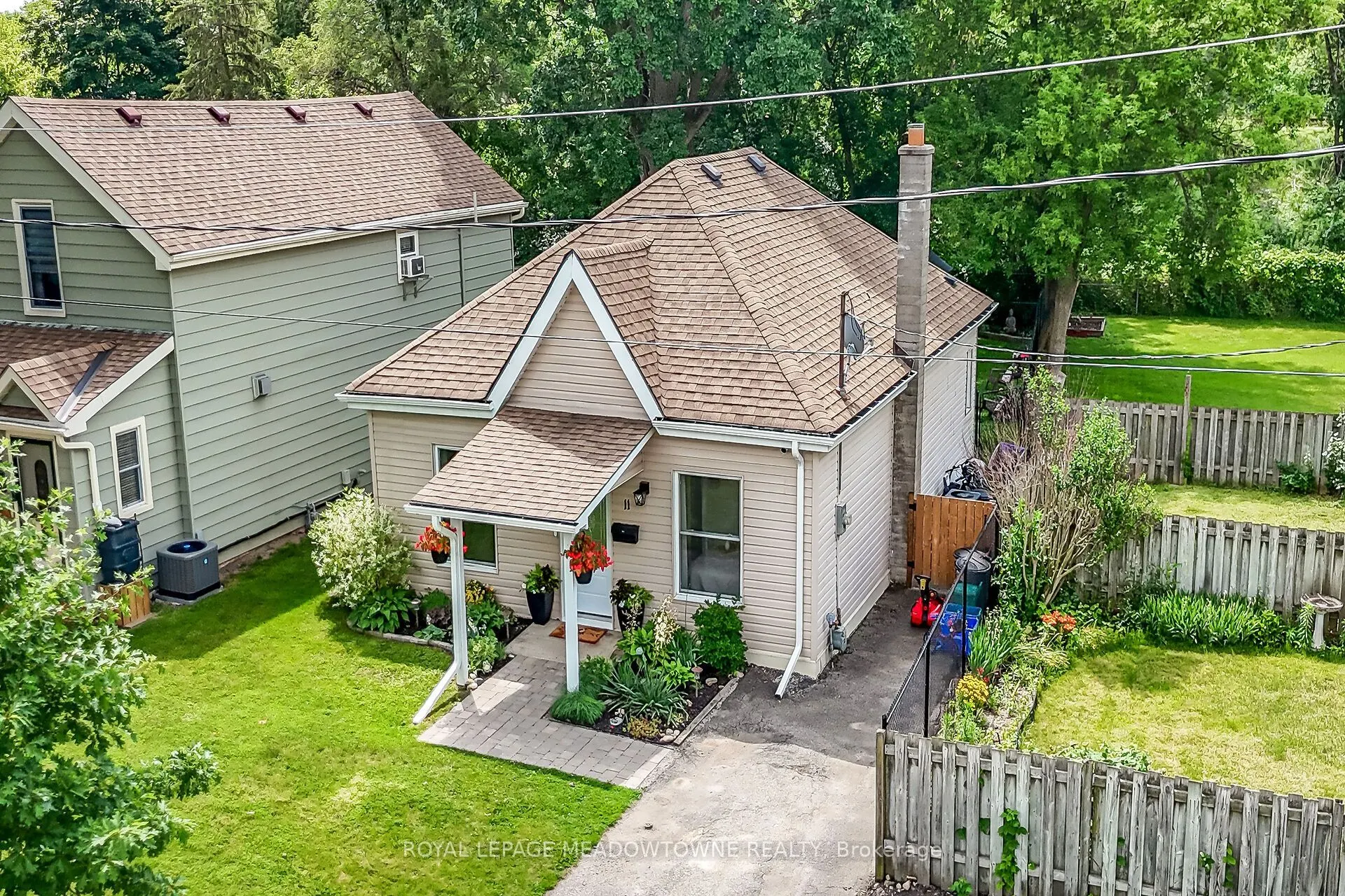 11 Stirton Avenue