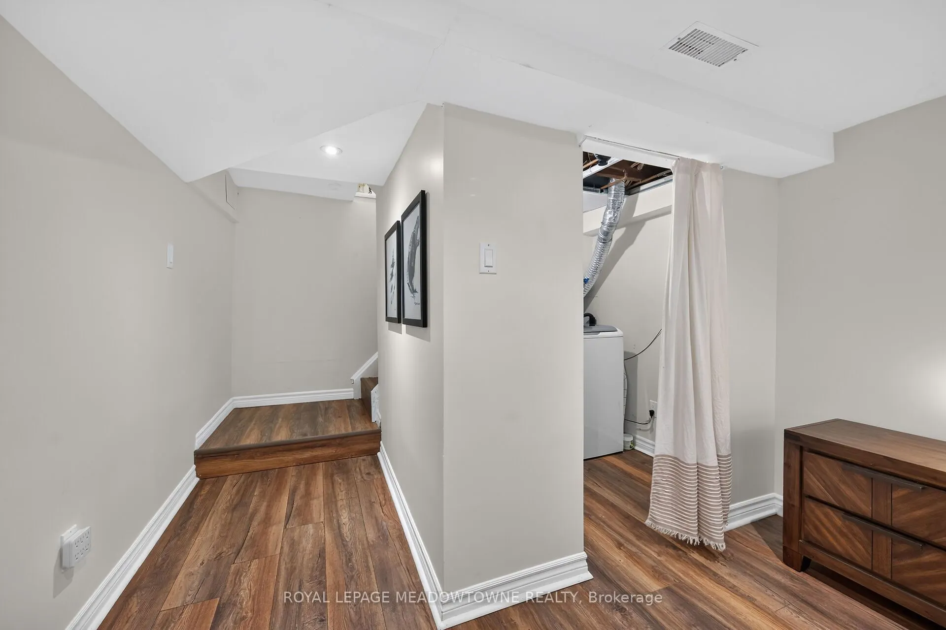 11 Stirton Avenue