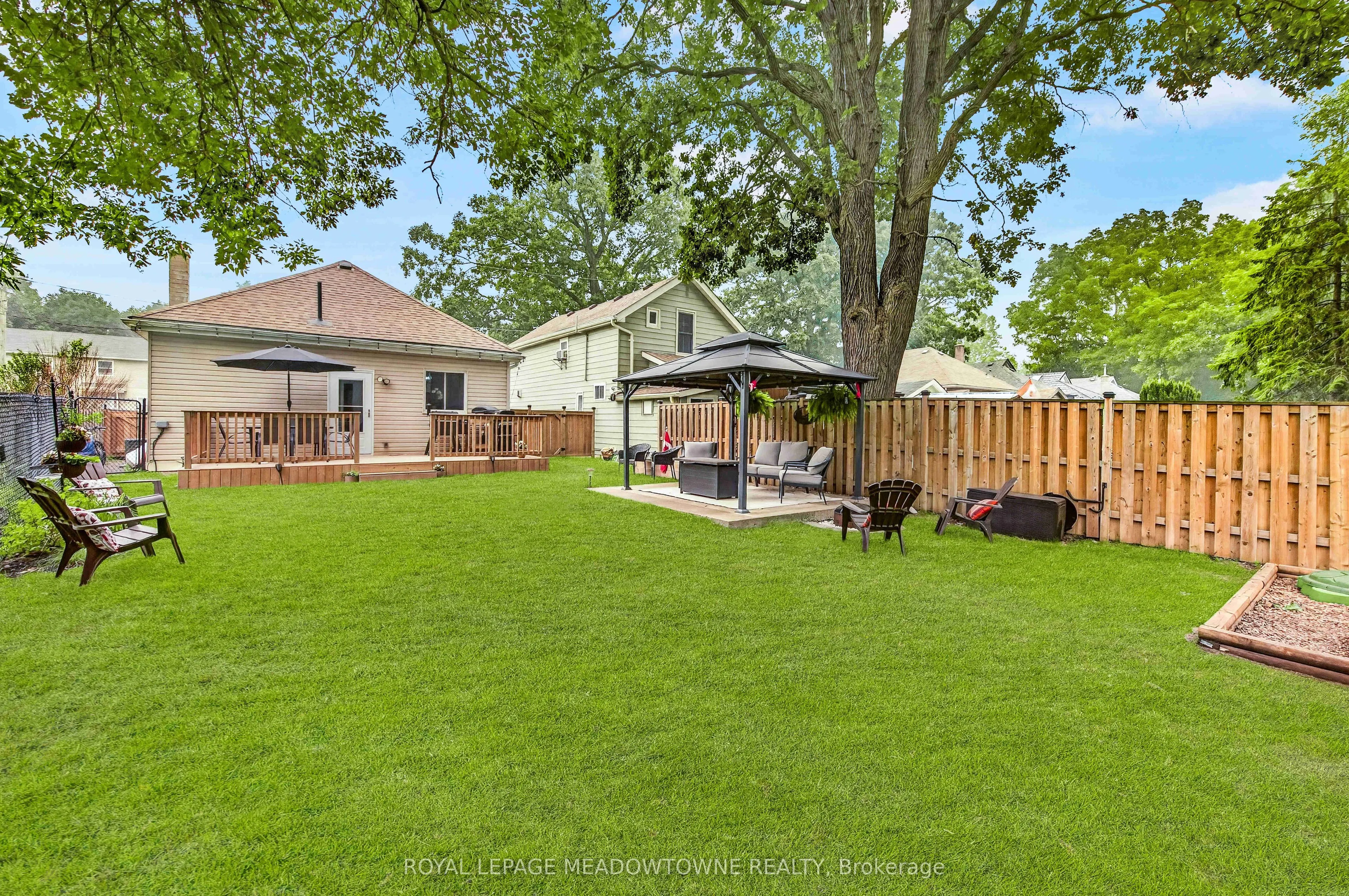 11 Stirton Avenue