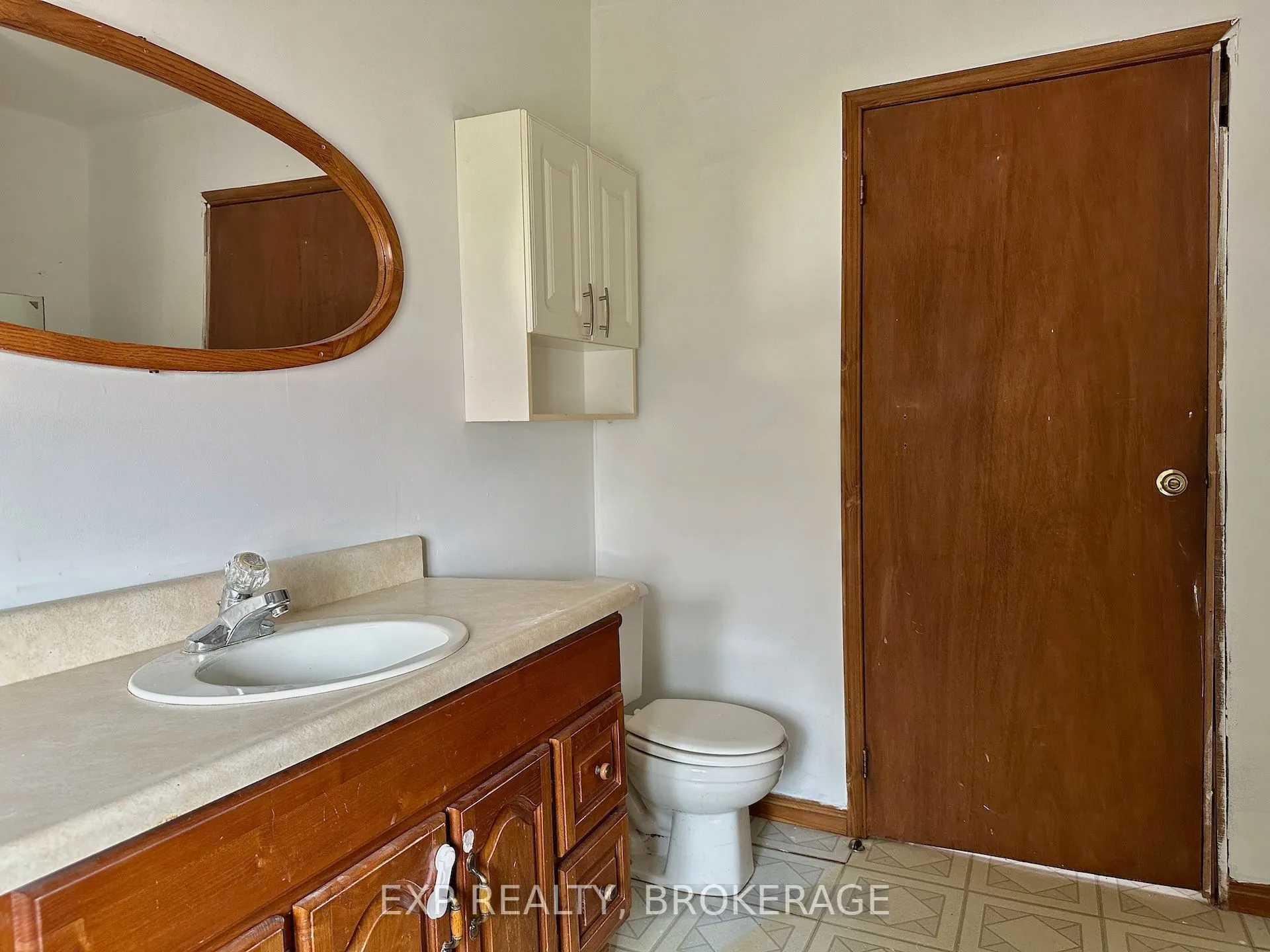 2295 SYDENHAM Road